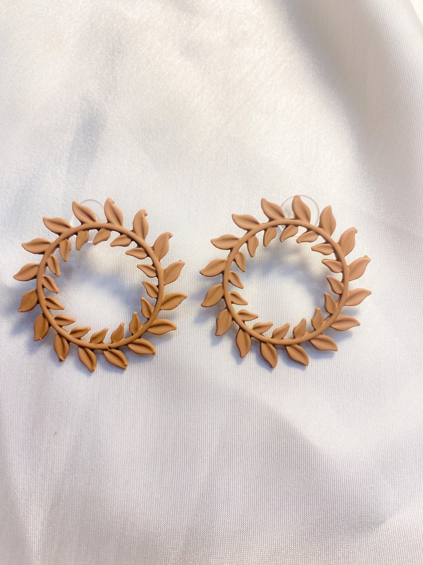 ES- 10 Leaves Wreath