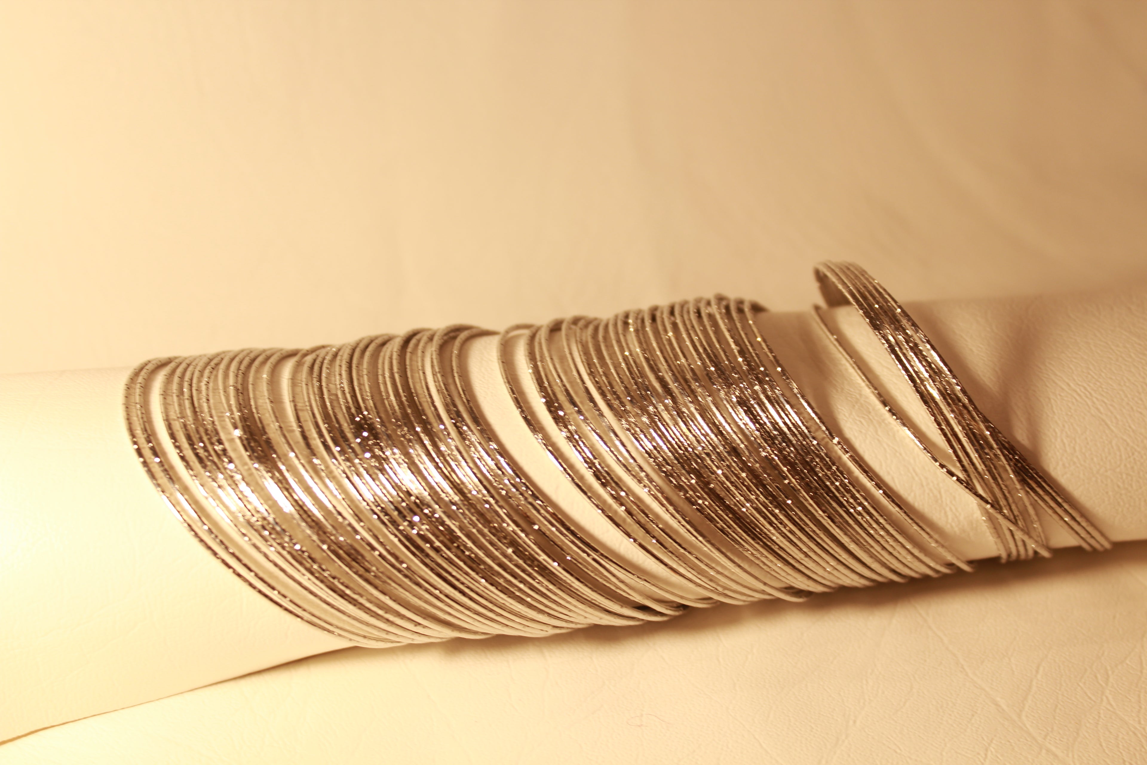 Silver bangles (30 Pieces)