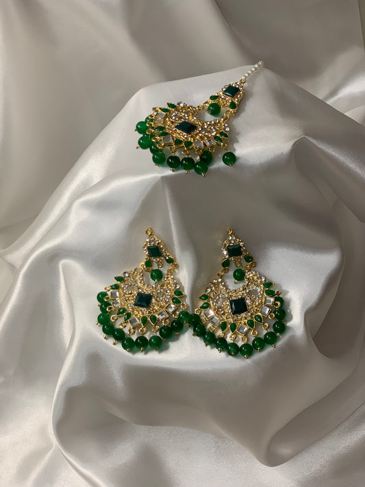 Earring and bindiya set - green