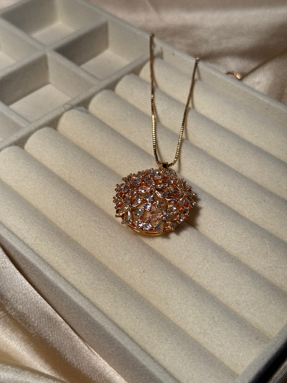 Gold Pendent (rozana)