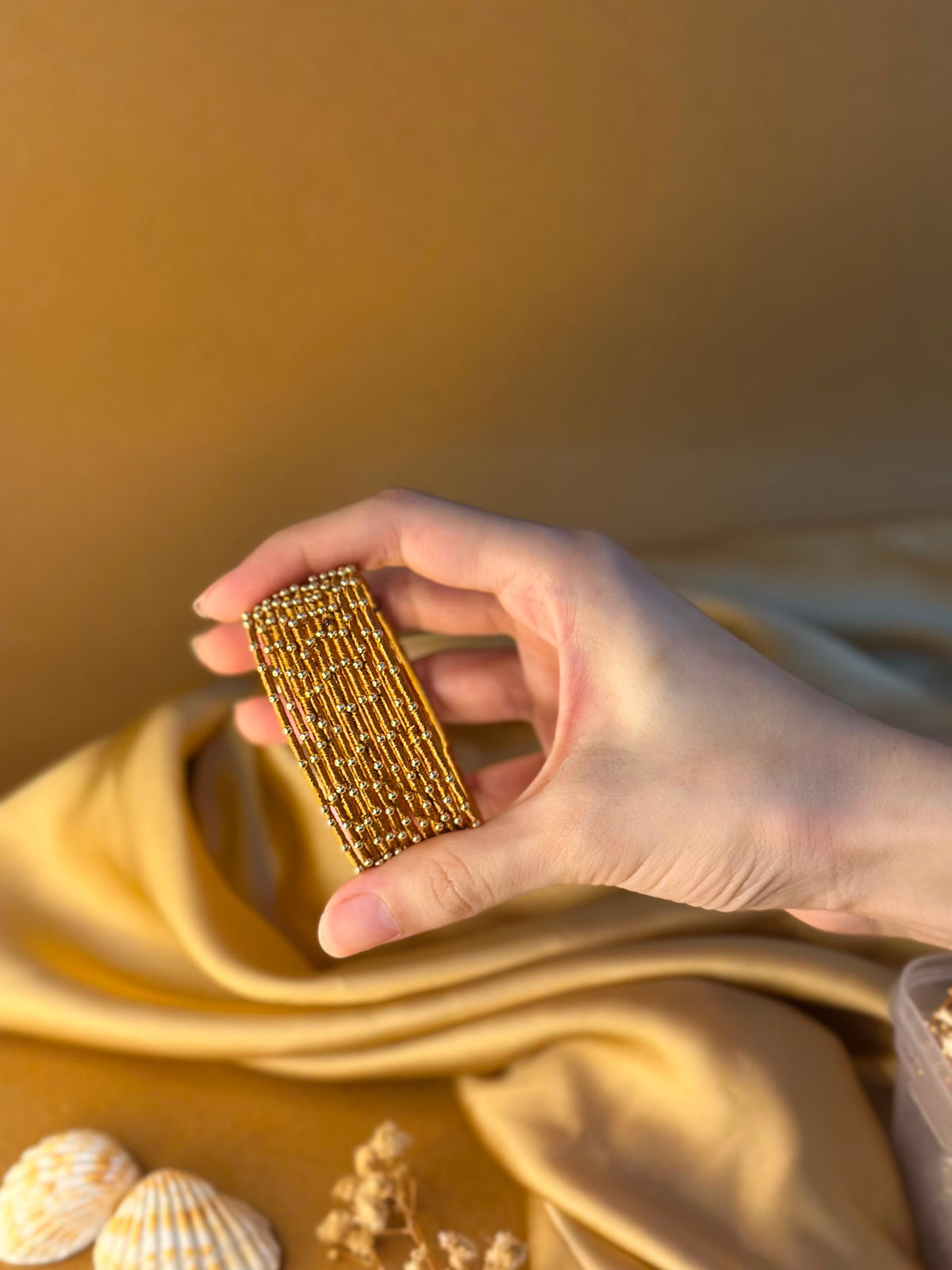 Dotted bangle 12 pcs - brown