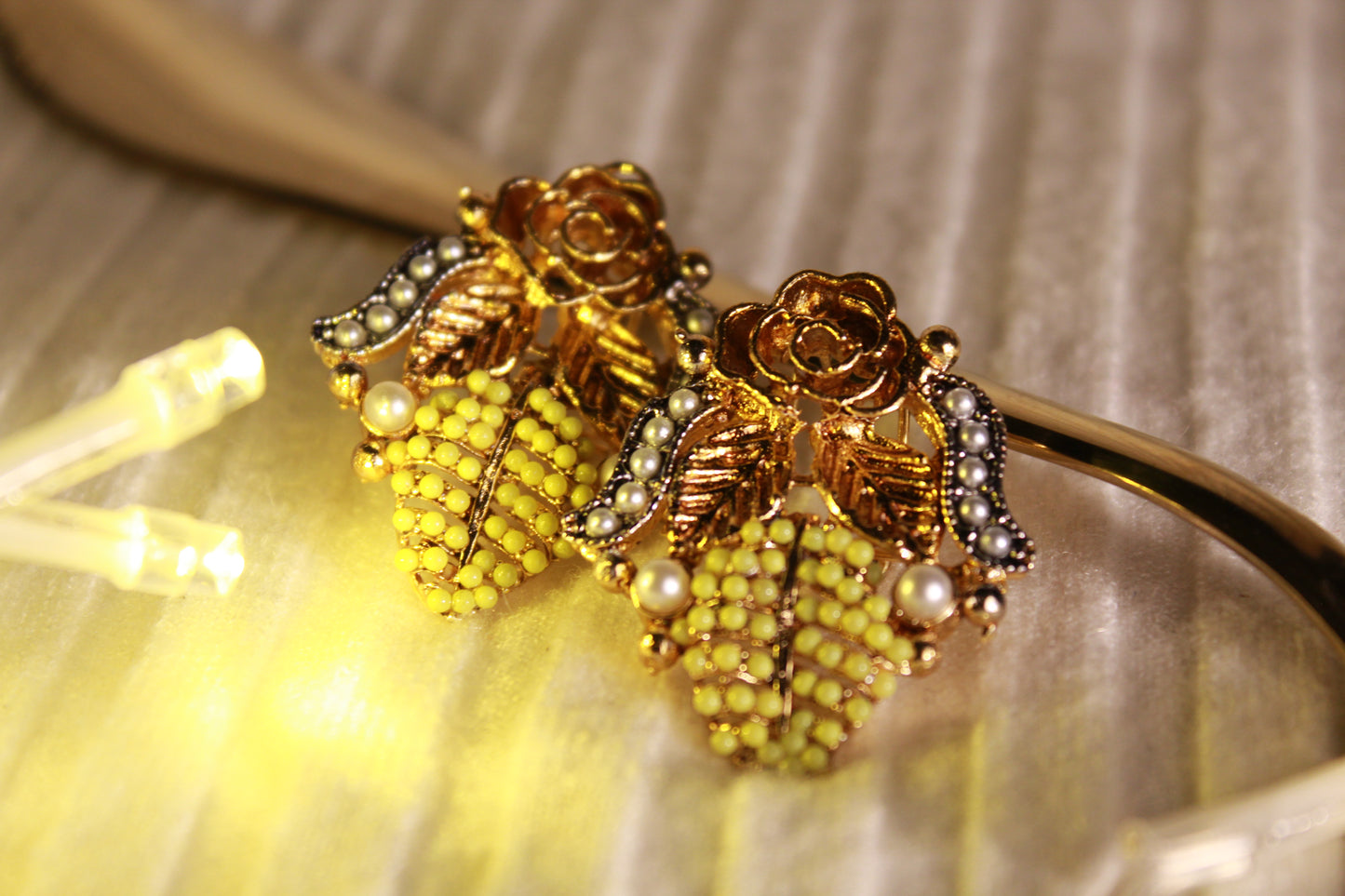 EFS-05  Gold Plated Rose - Yellow and White