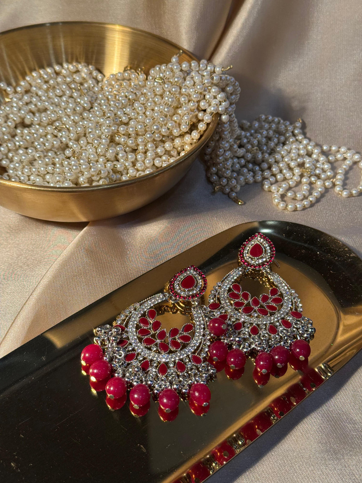 Nilofer Earrings - Red