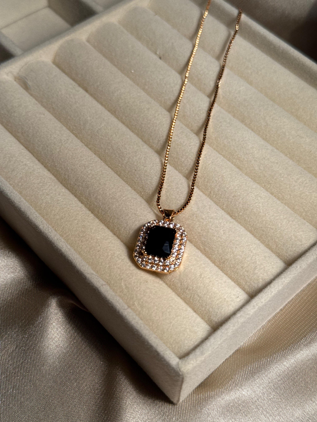 Cushion Pendant Necklace (Black)