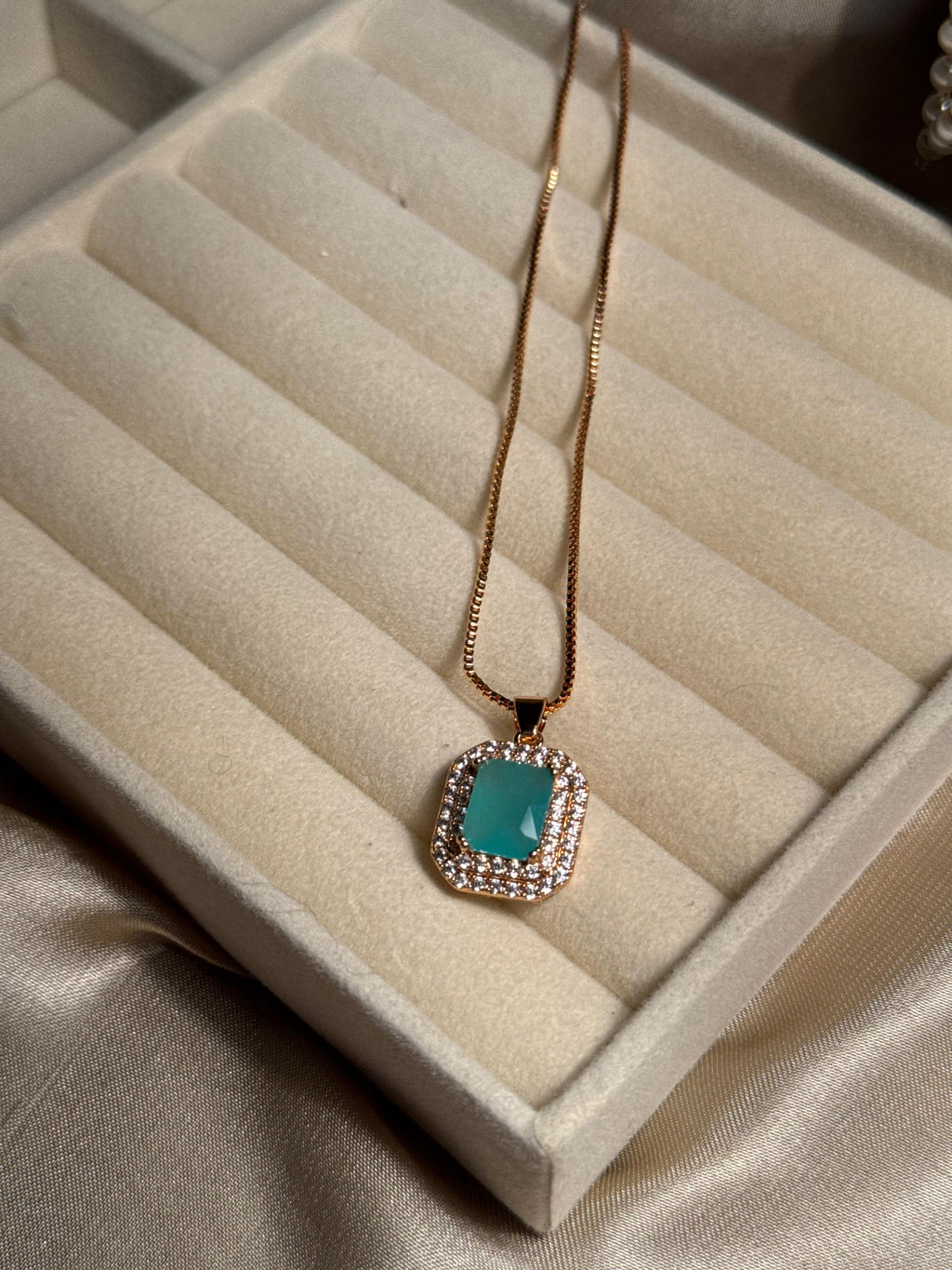 Cushion Pendant Necklace (Green)