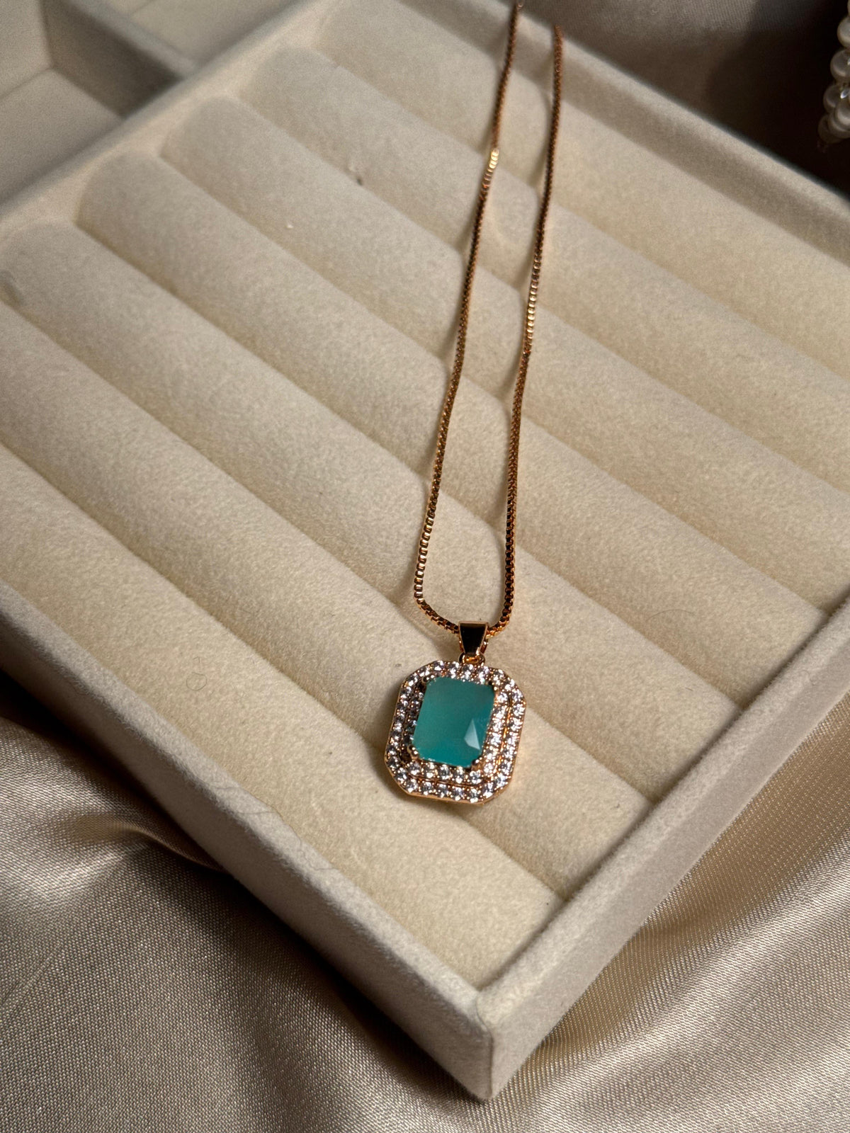 Cushion Pendant Necklace (Green)