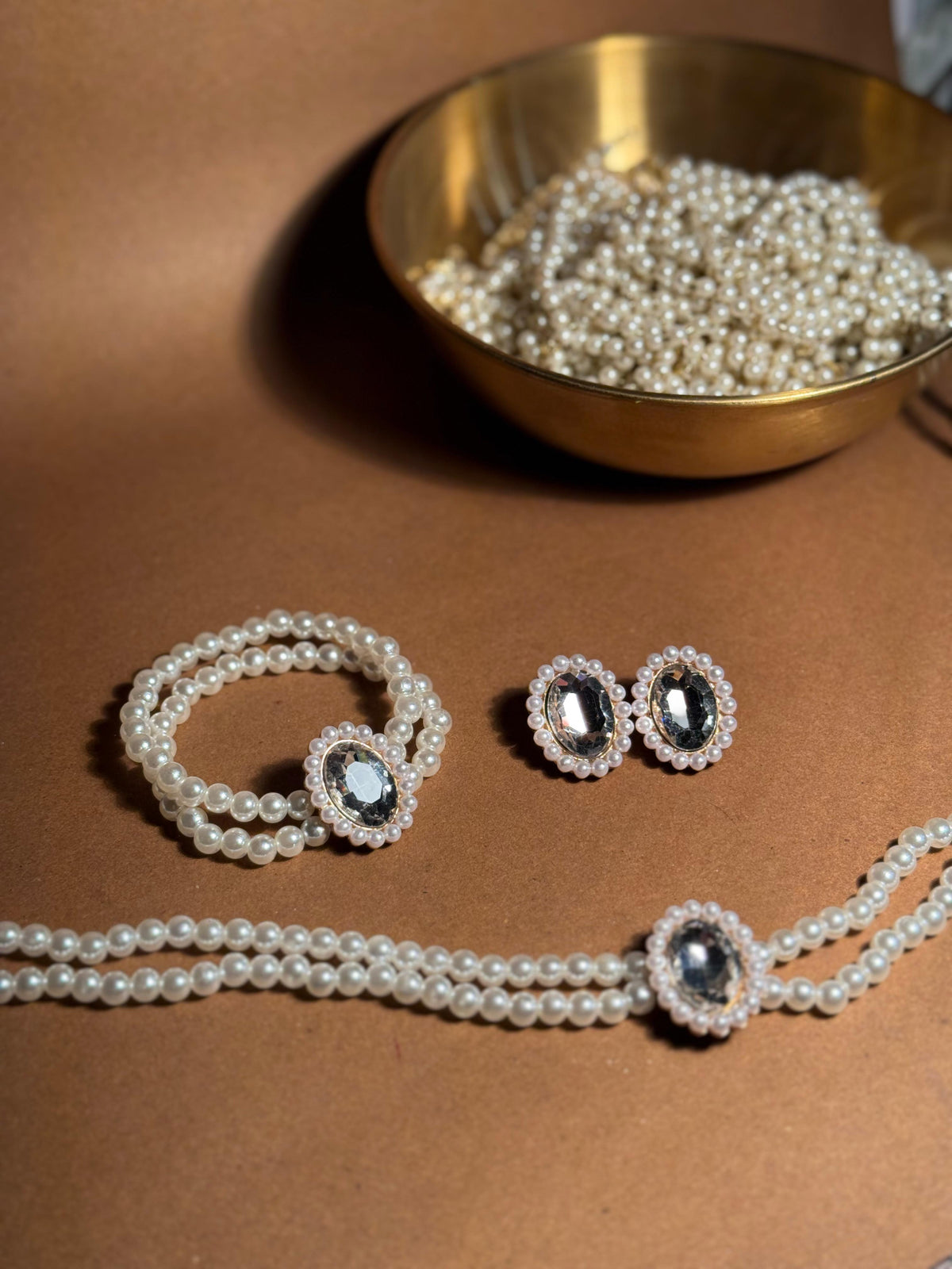 Moti Har Set - White