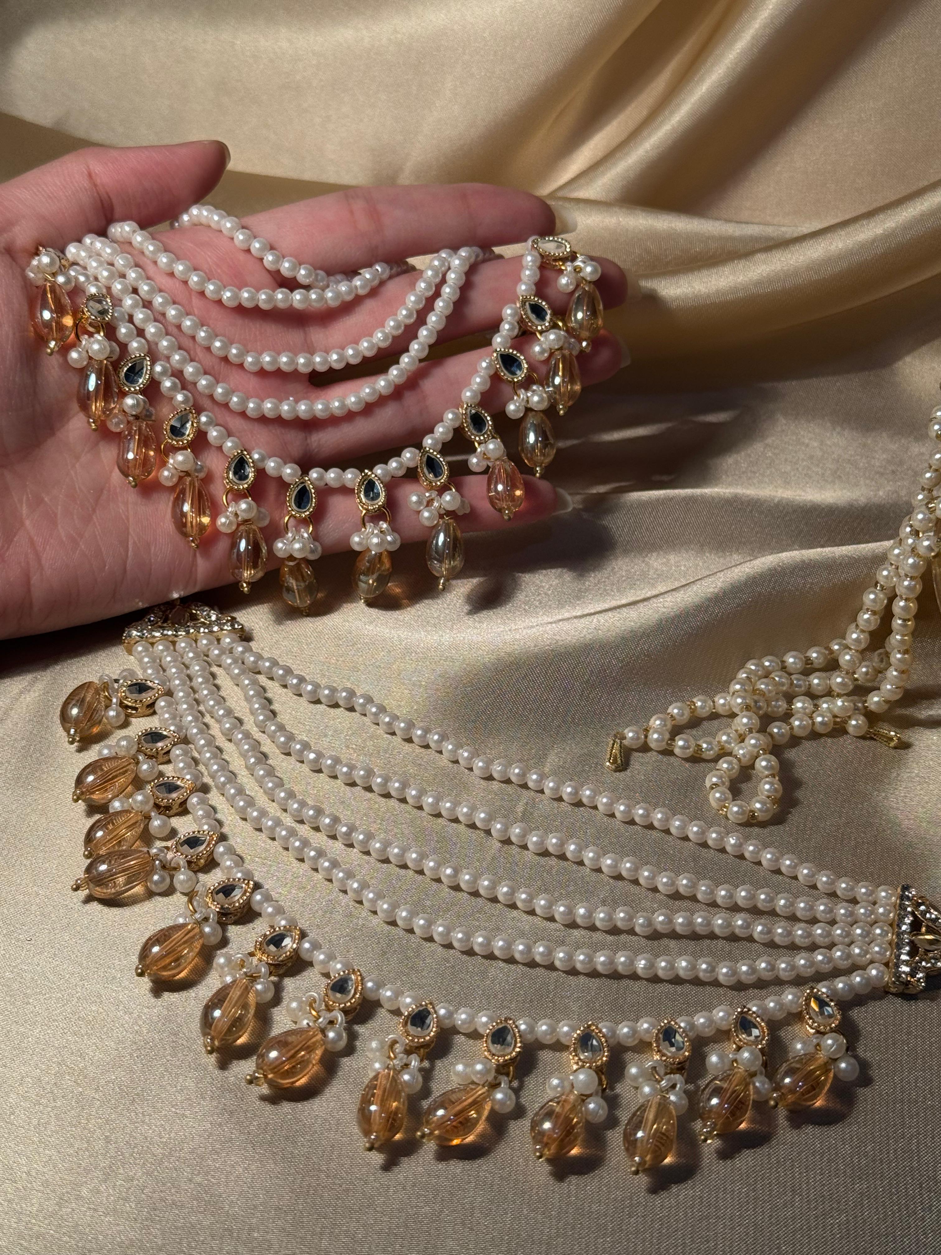 White pearl saharay with gold beads - gold