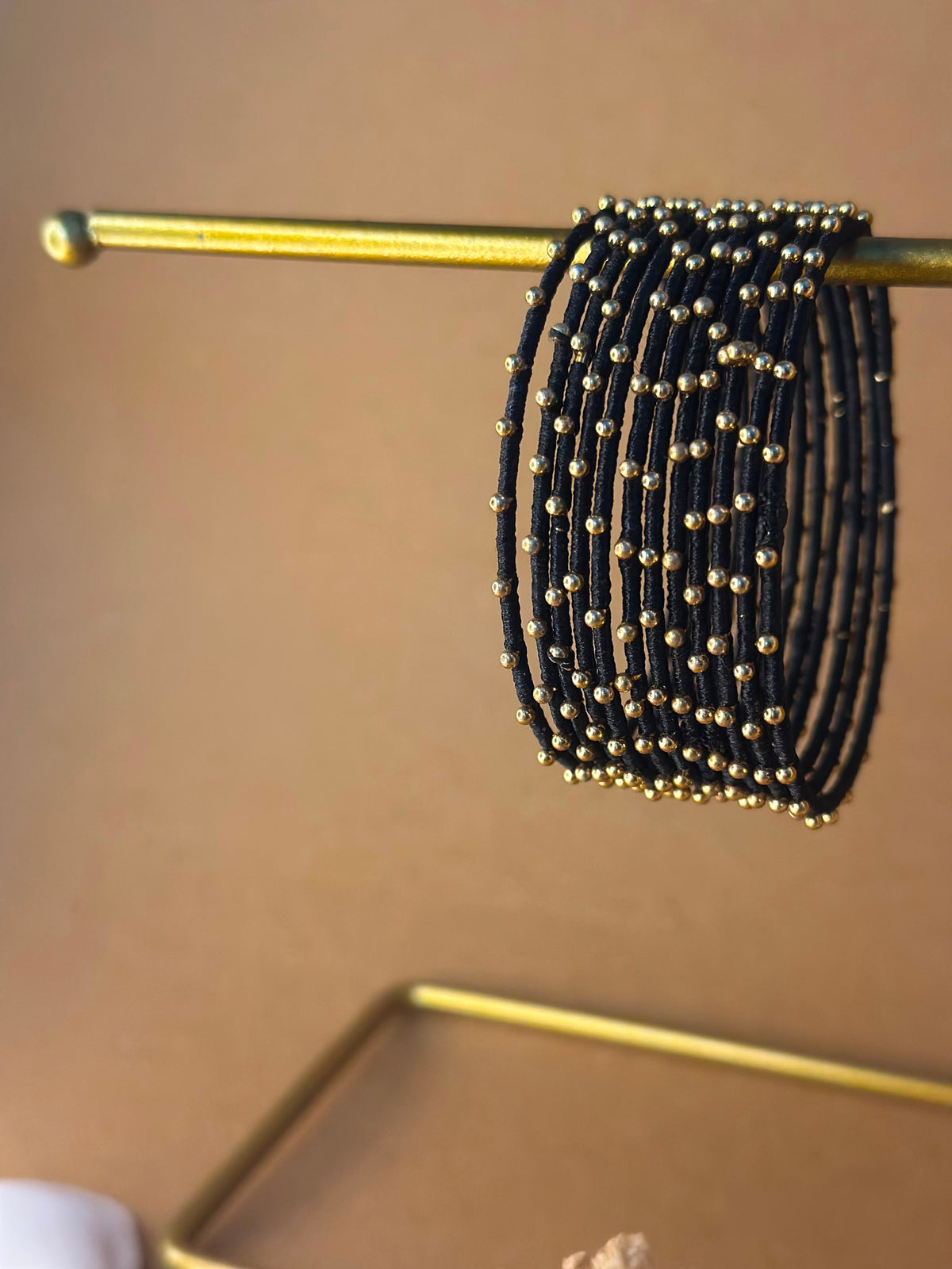 Dotted bangle 12 pcs - black