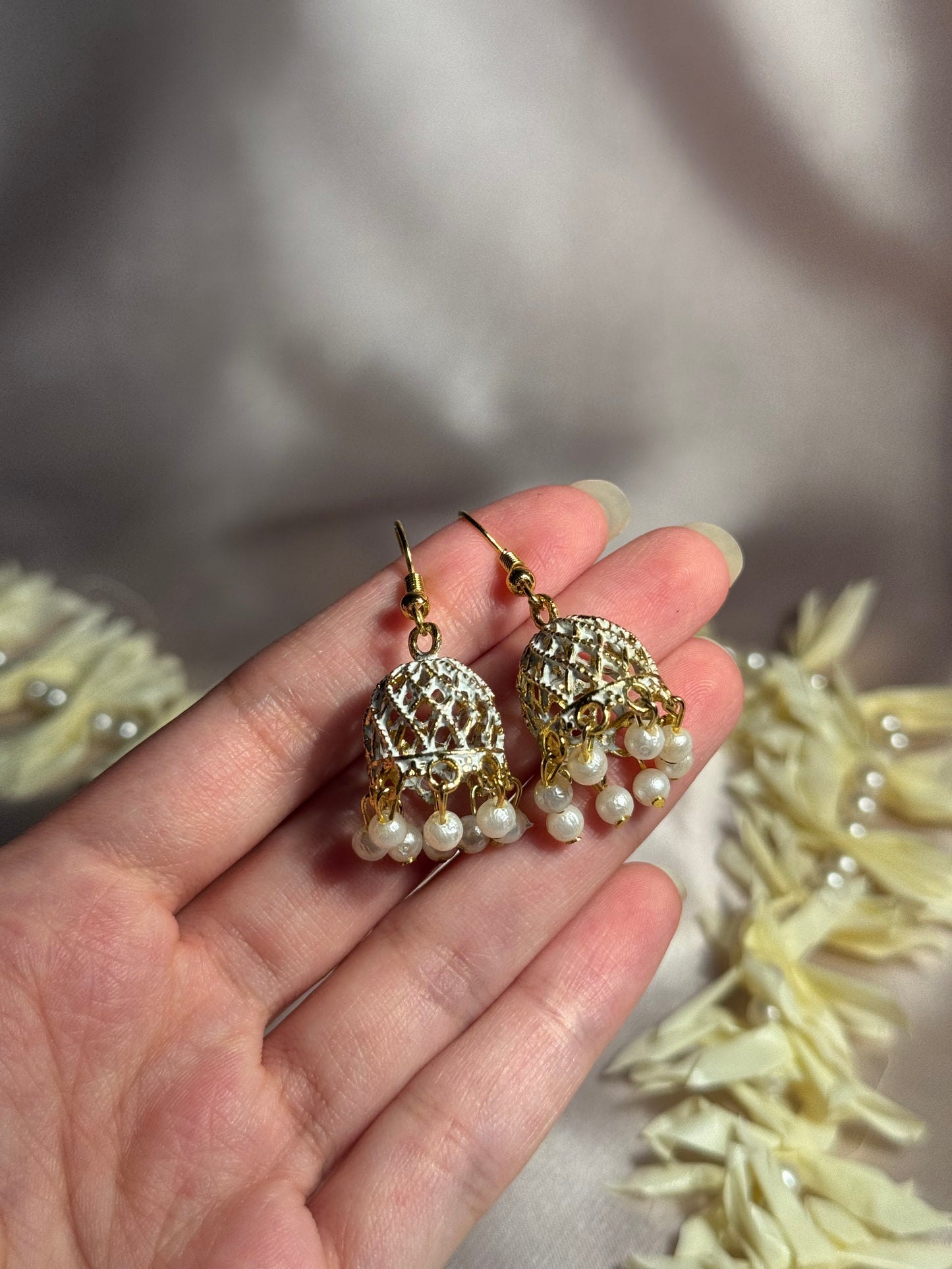 Resham jhumki white - rozana