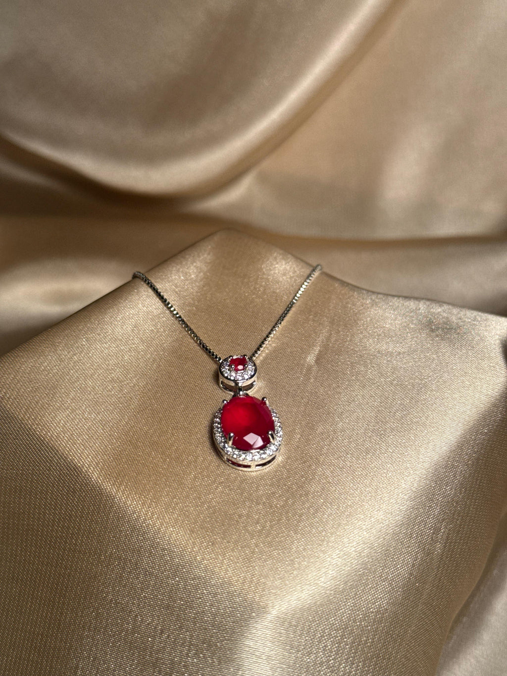 Red double oval necklace