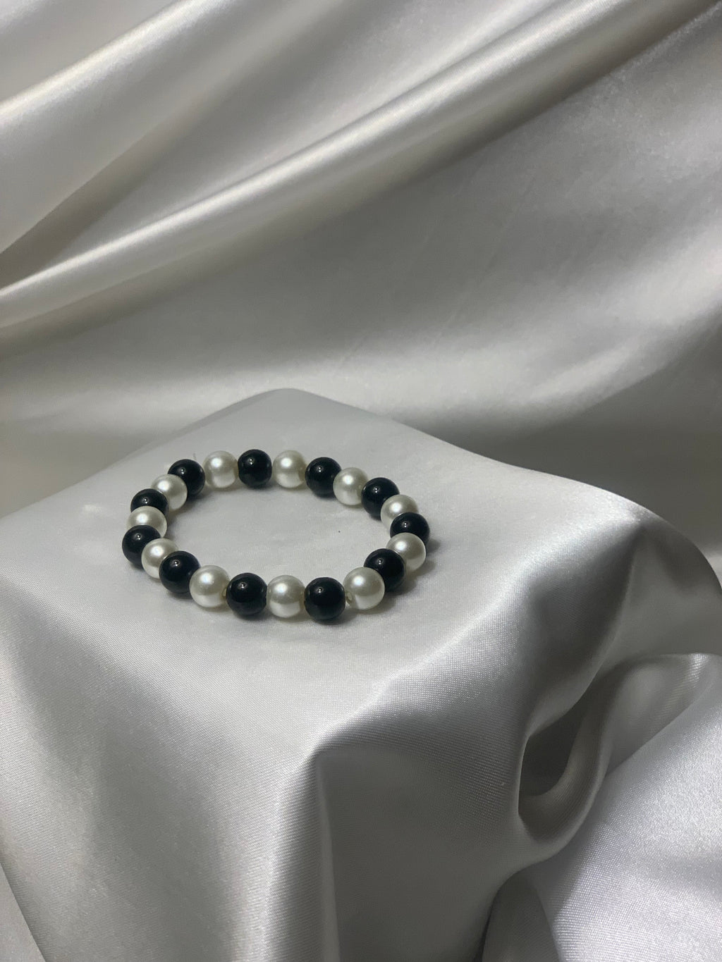 Pearl bracelet - Black and White