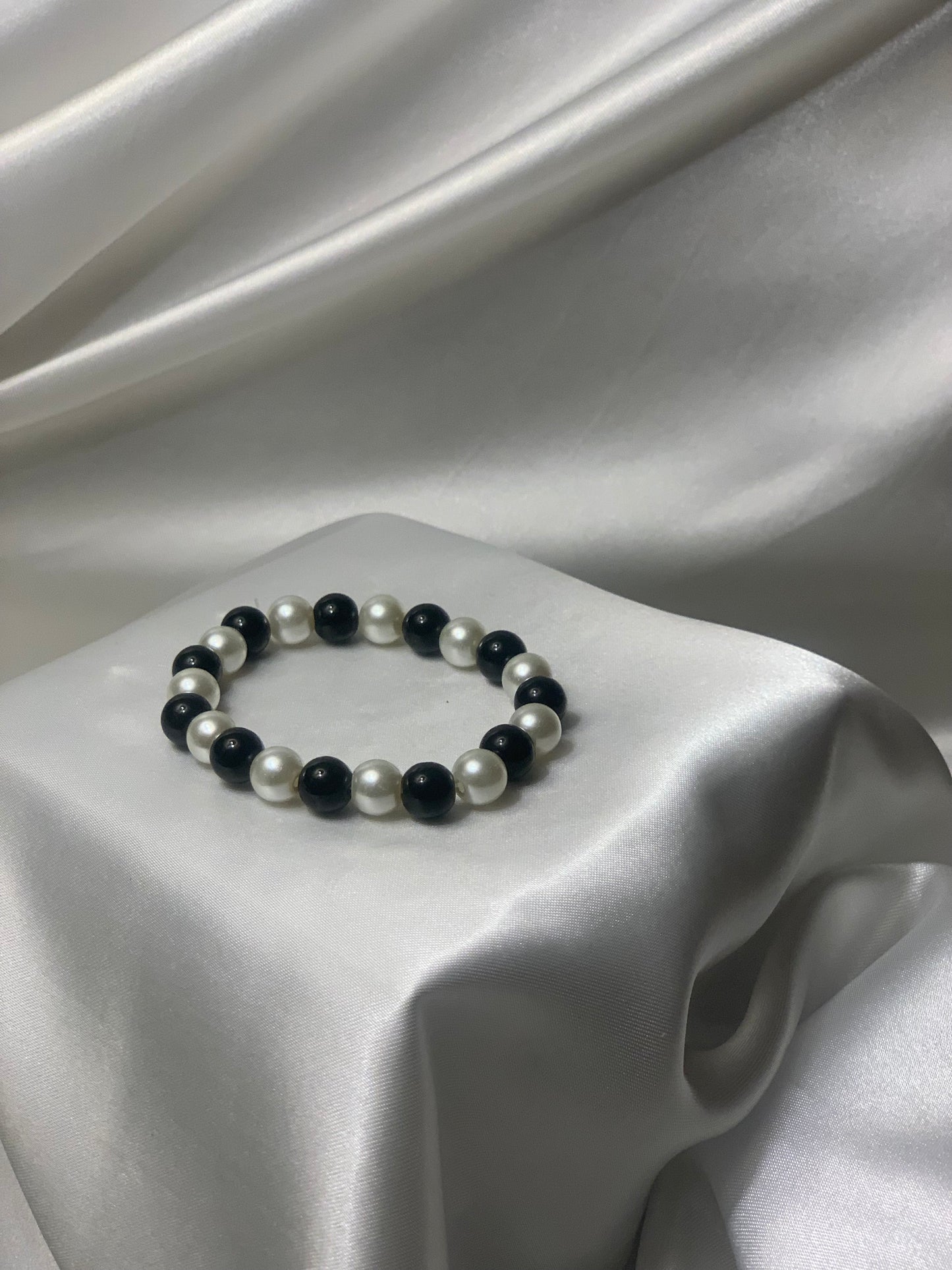 Pearl bracelet - Black and White