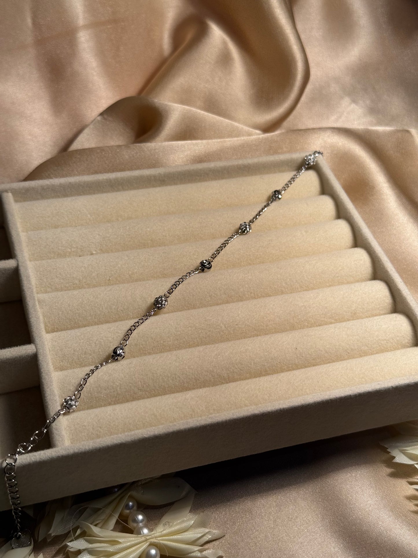 Zohra Anklet - silver sparkling balls
