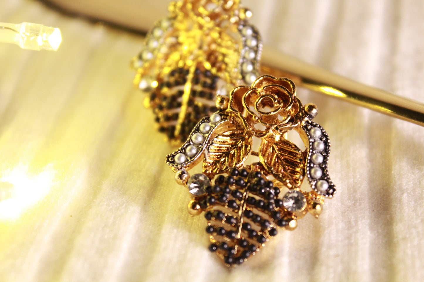 EFS-05  Gold Plated Rose - White and Black