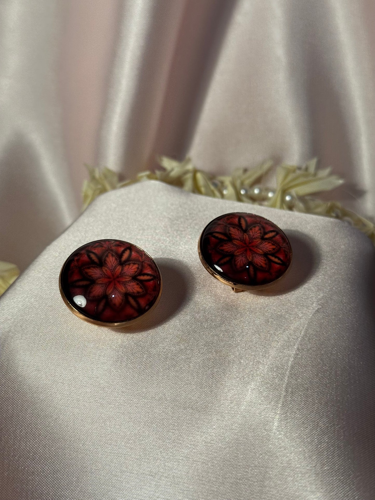 Printed summer breeze circle earrings-maroon flower