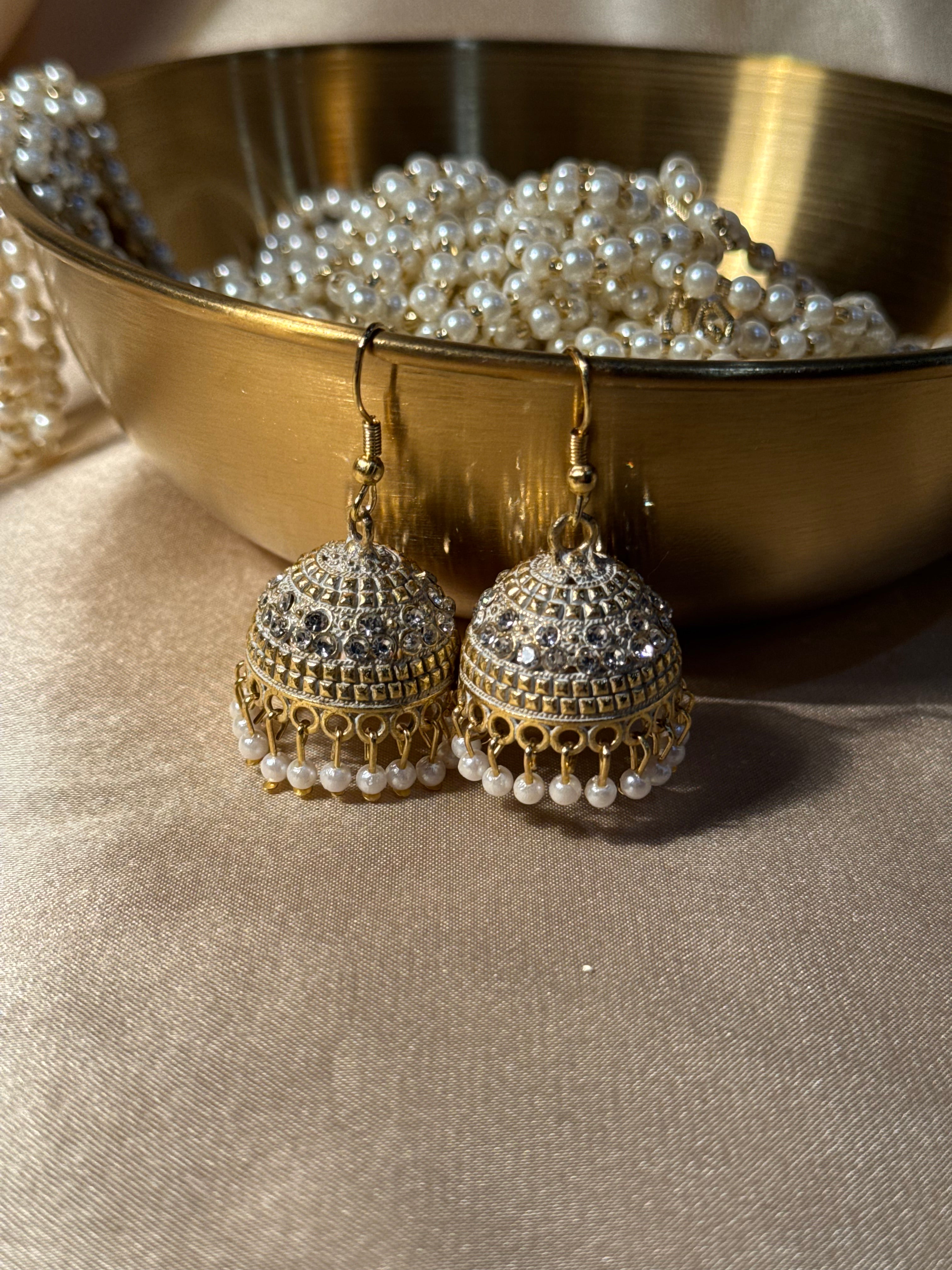 Aliza jhumki white- rozana