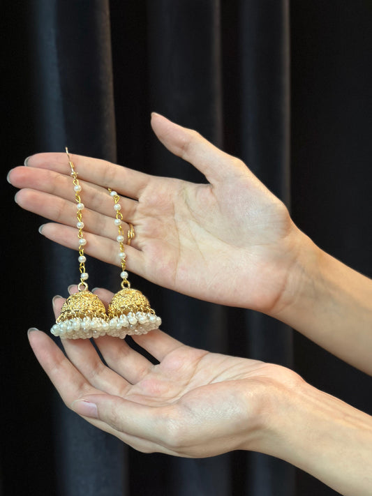 Aik lambi lari walay jhumkay with safaid moti-gold Eid collection