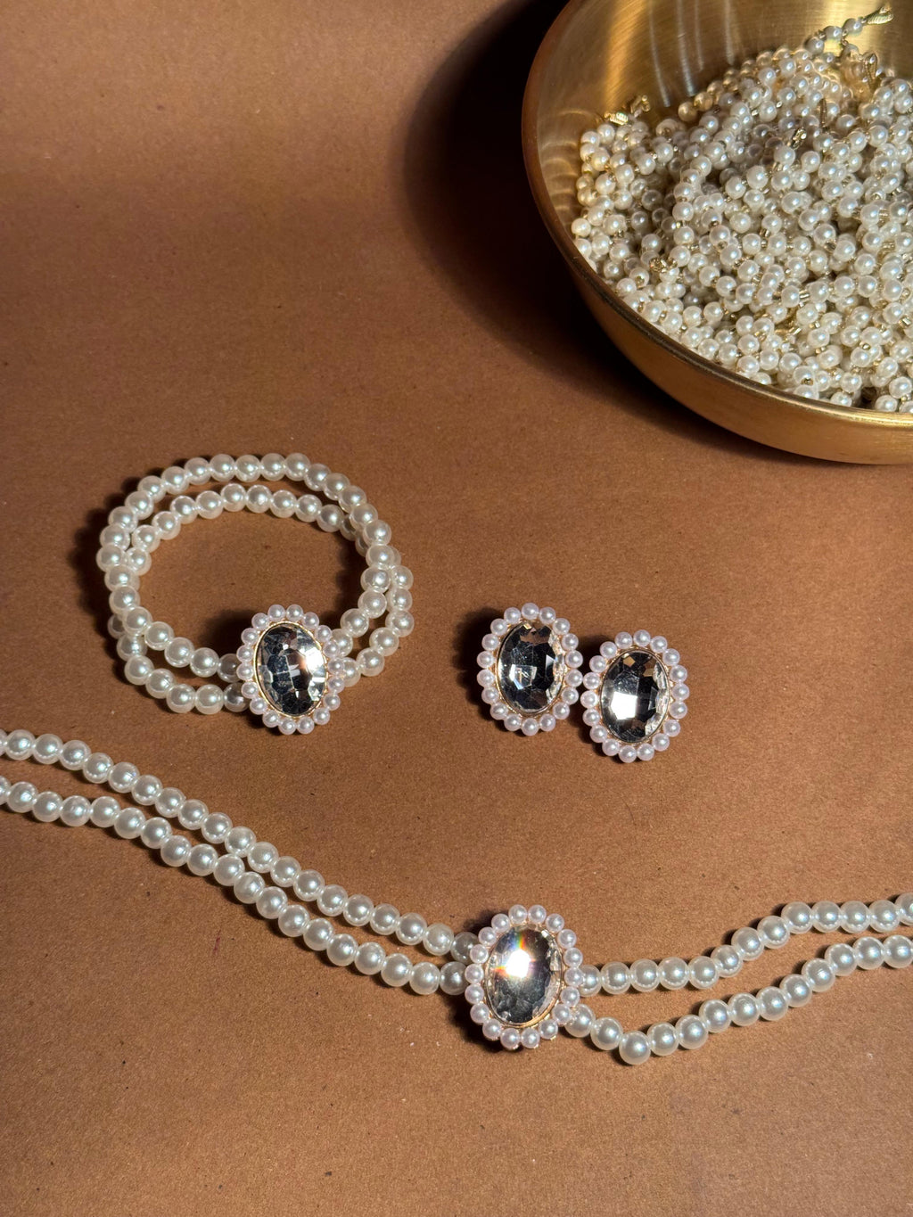 Moti Har Set - White