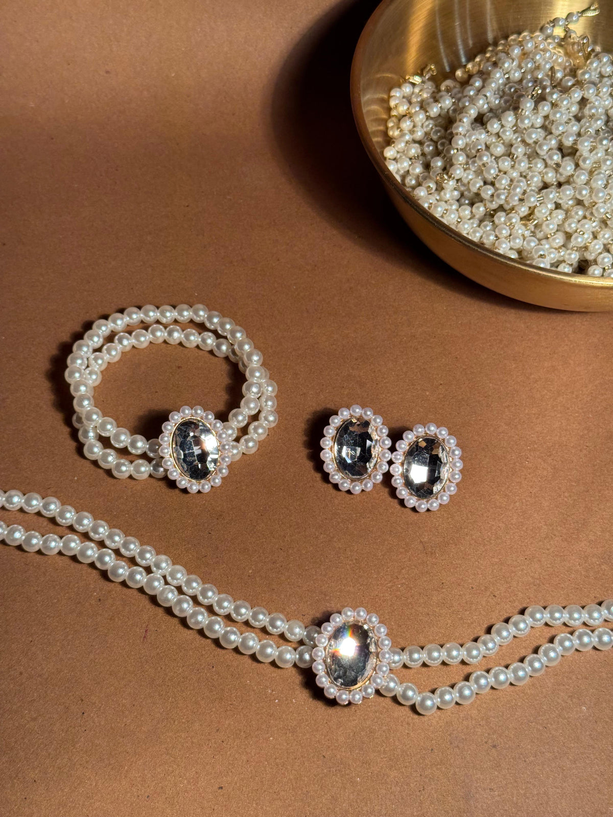 Moti Har Set - White