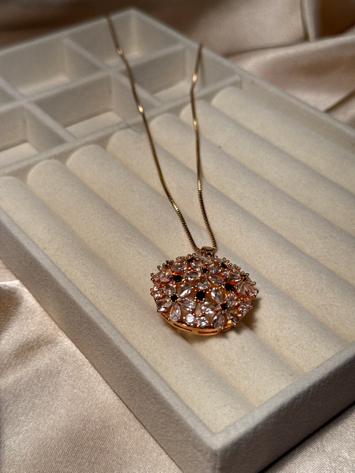 Gold and Black Pendent (rozana)