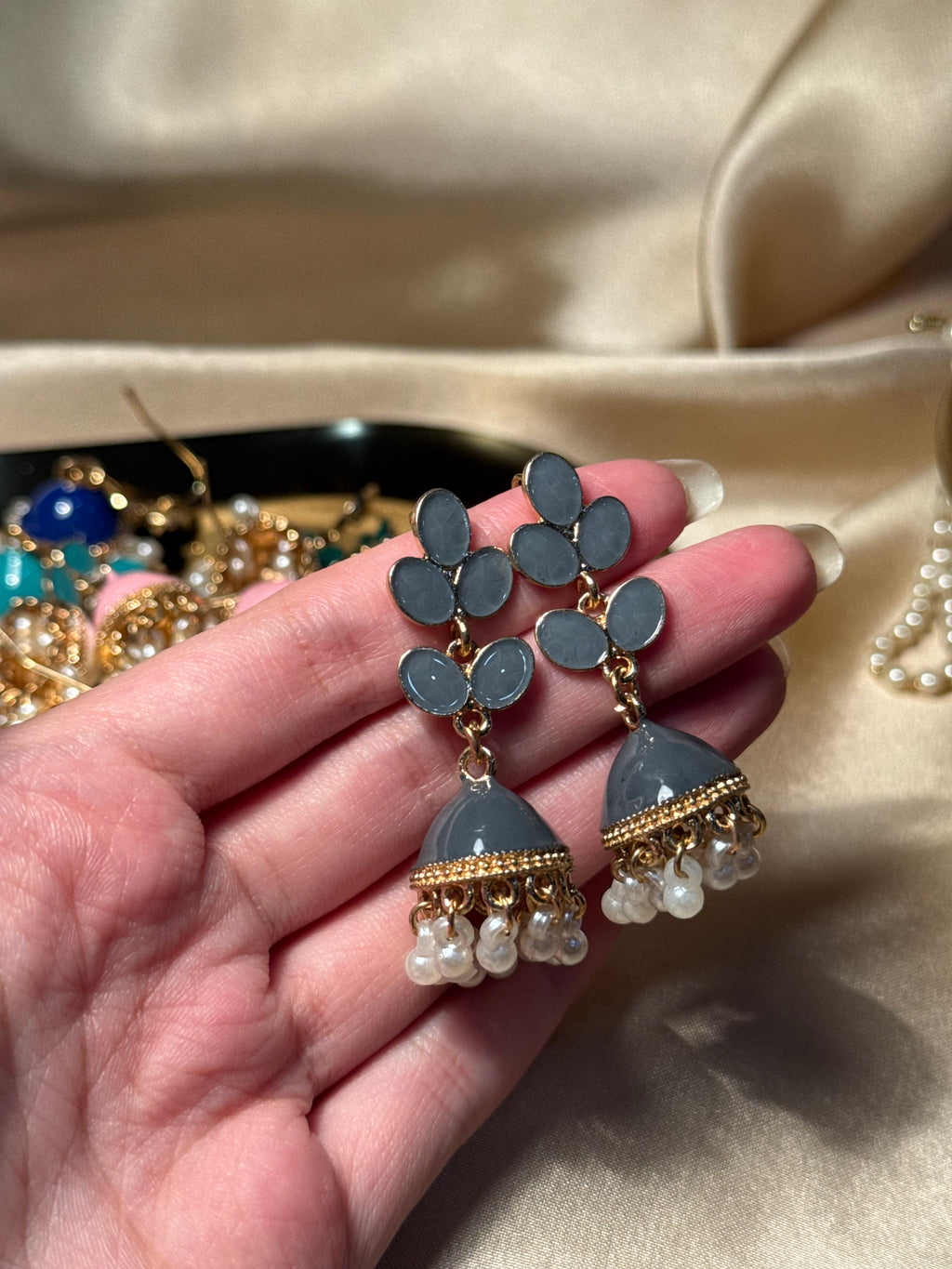 Booti Jhumki - gray