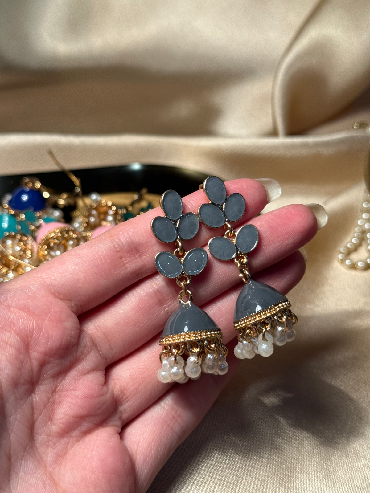 Booti Jhumki - gray