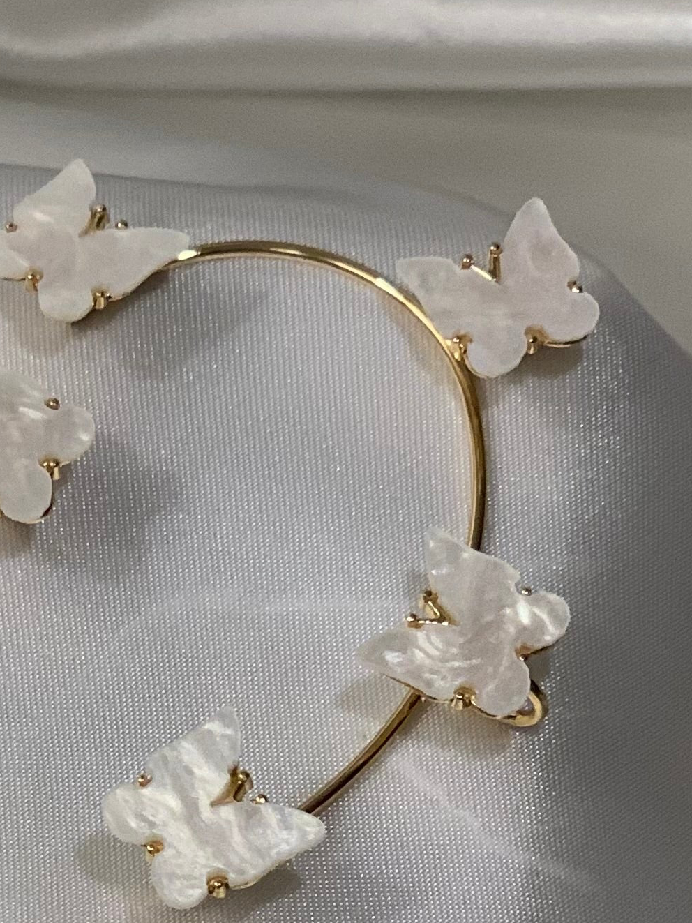 Buterfly - ear cuff - White