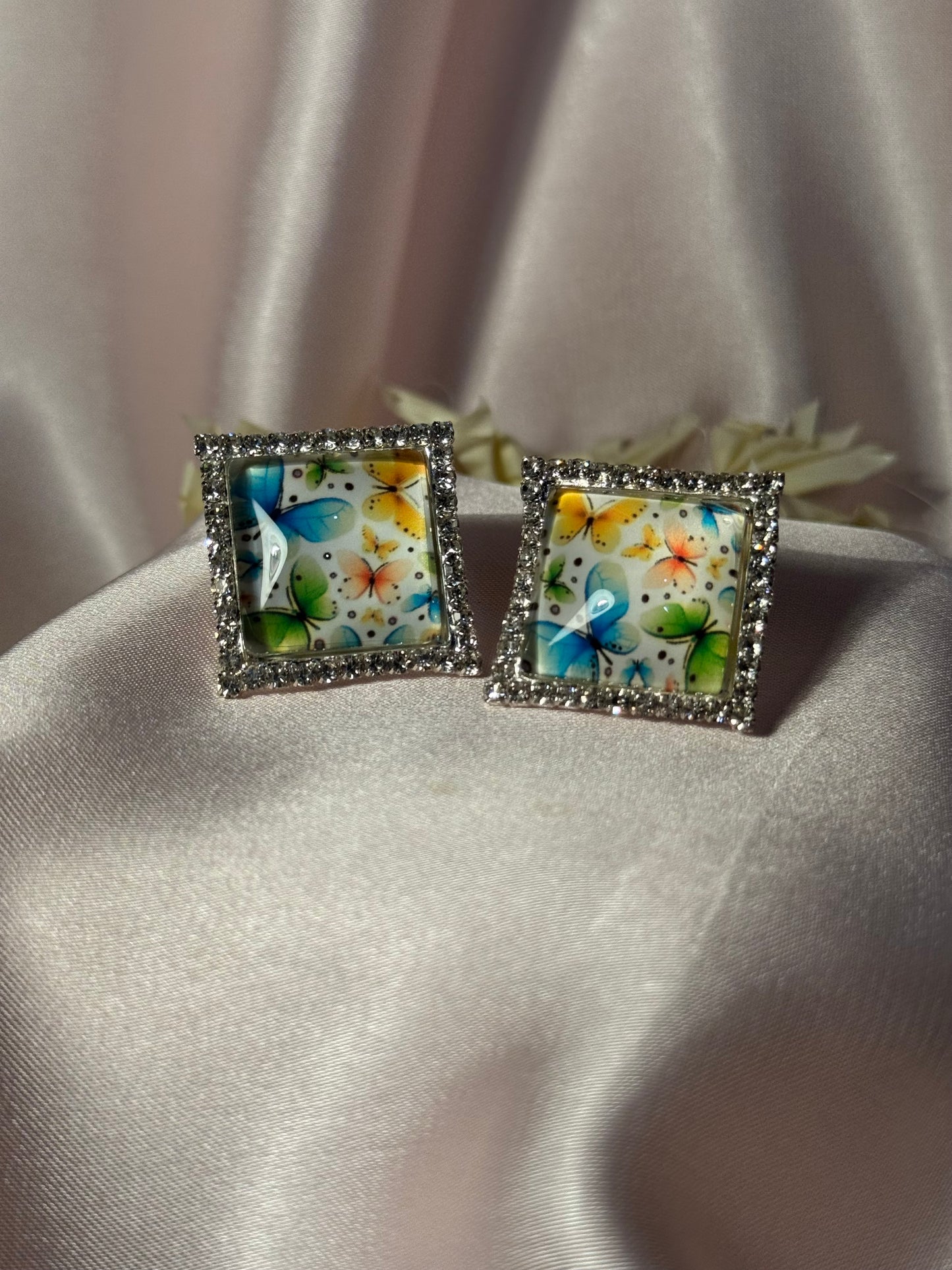 Printed summer breeze square earrings-butterfly