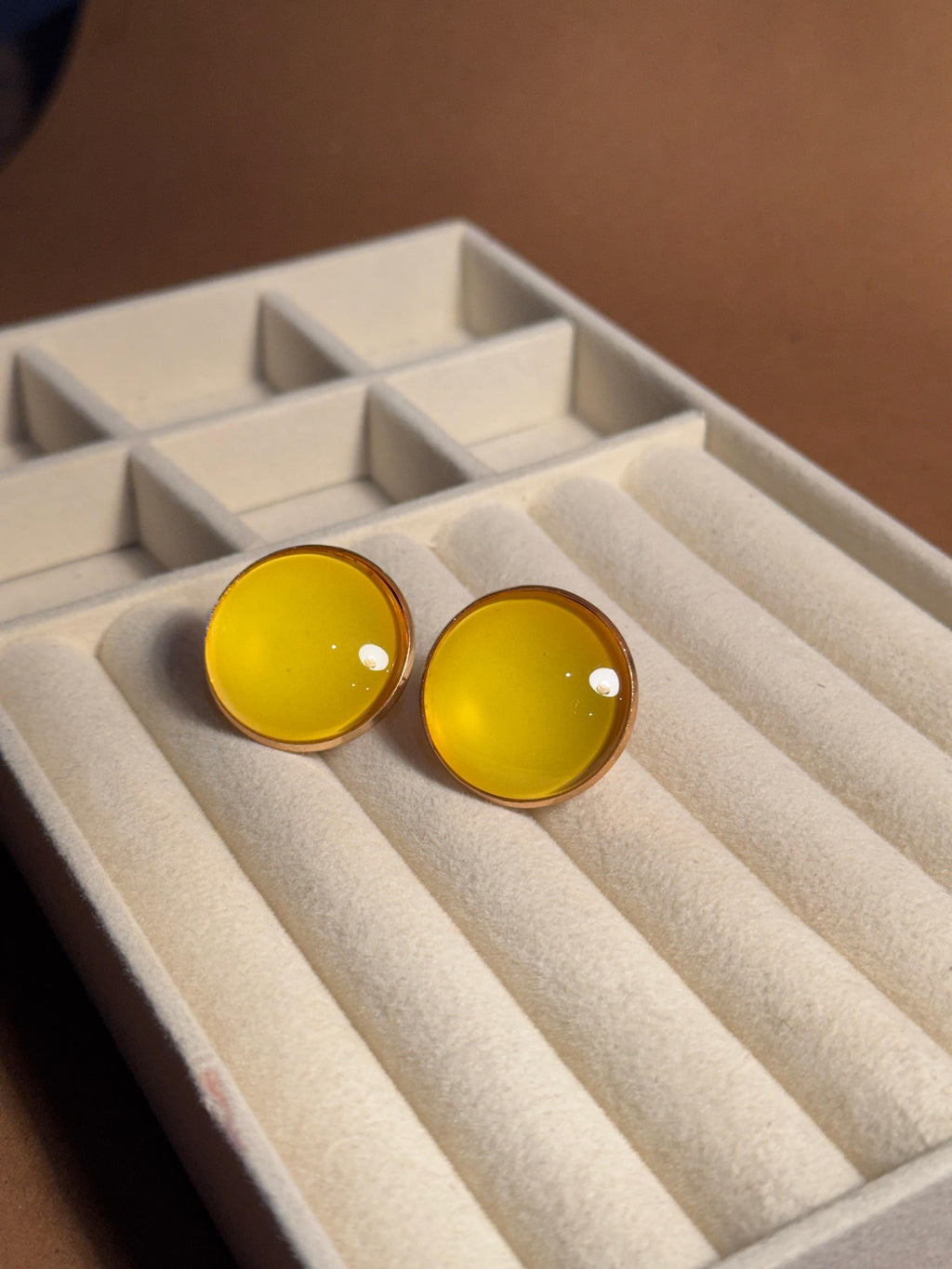 Plain summer breeze round earrings - Yellow