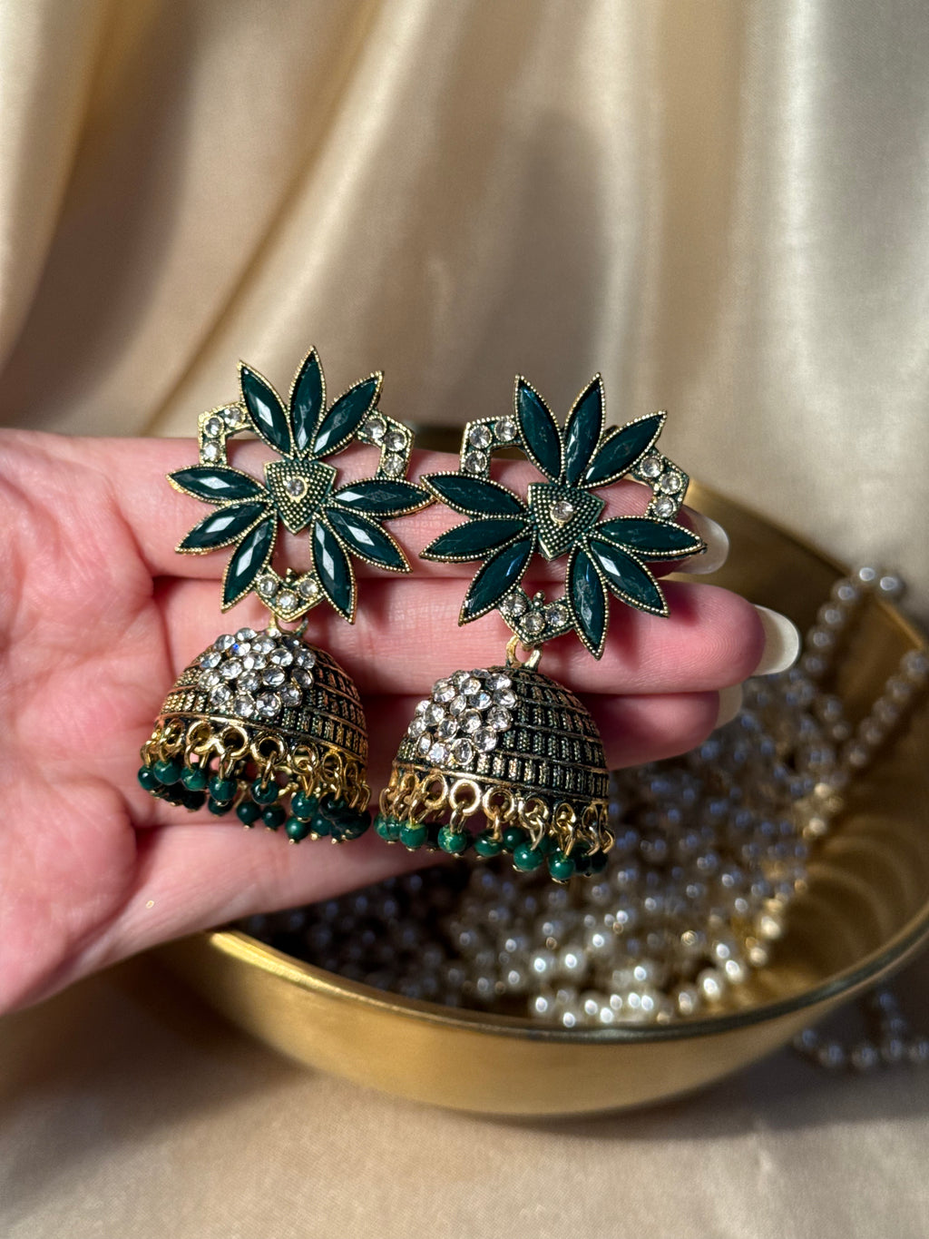 Ferwa jhumki green- rozana