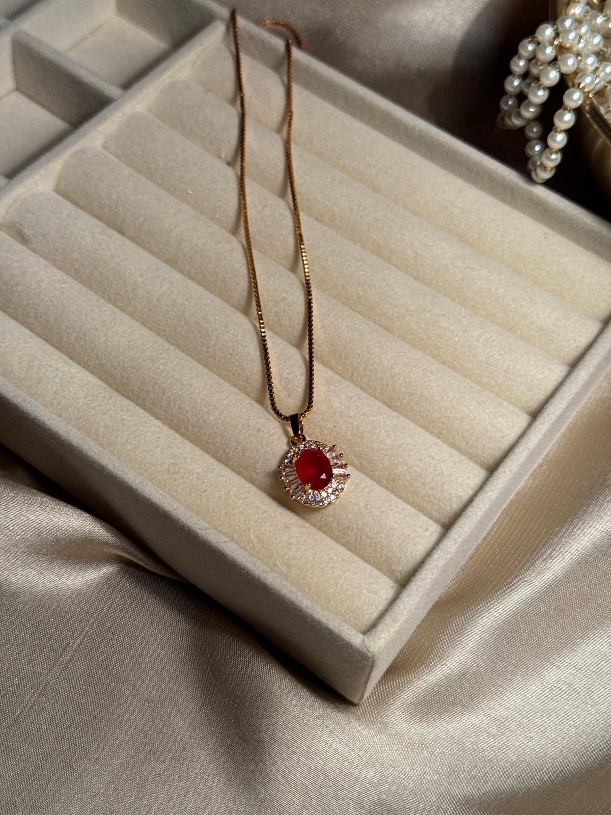 Oval Gem Necklace (Maroon)