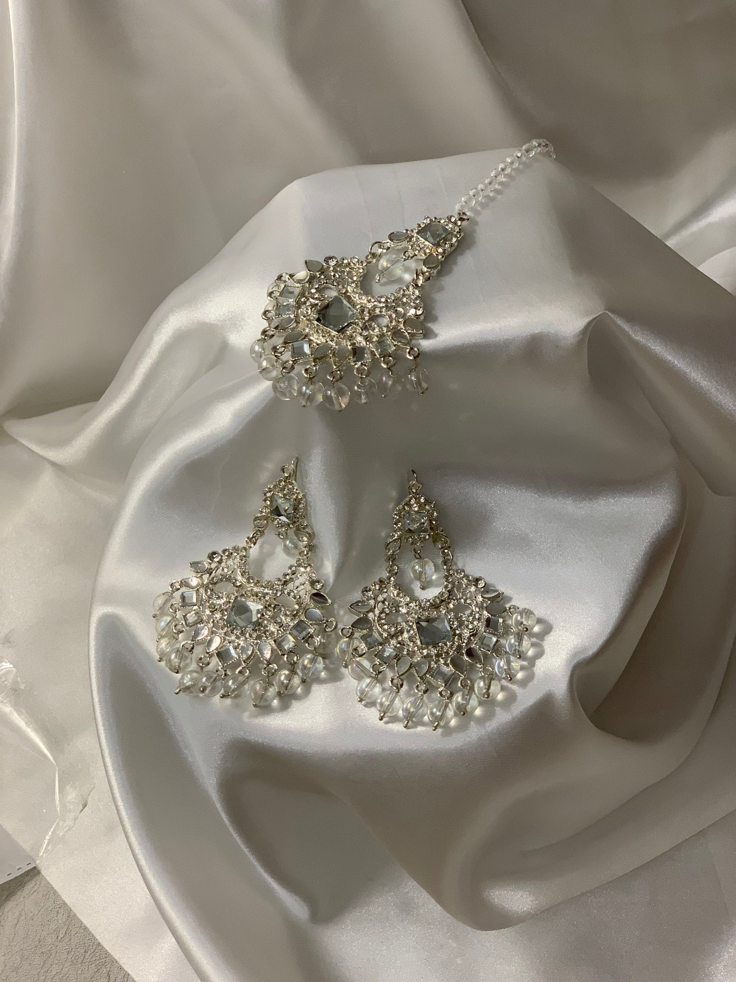 Earring and bindiya set - Silver