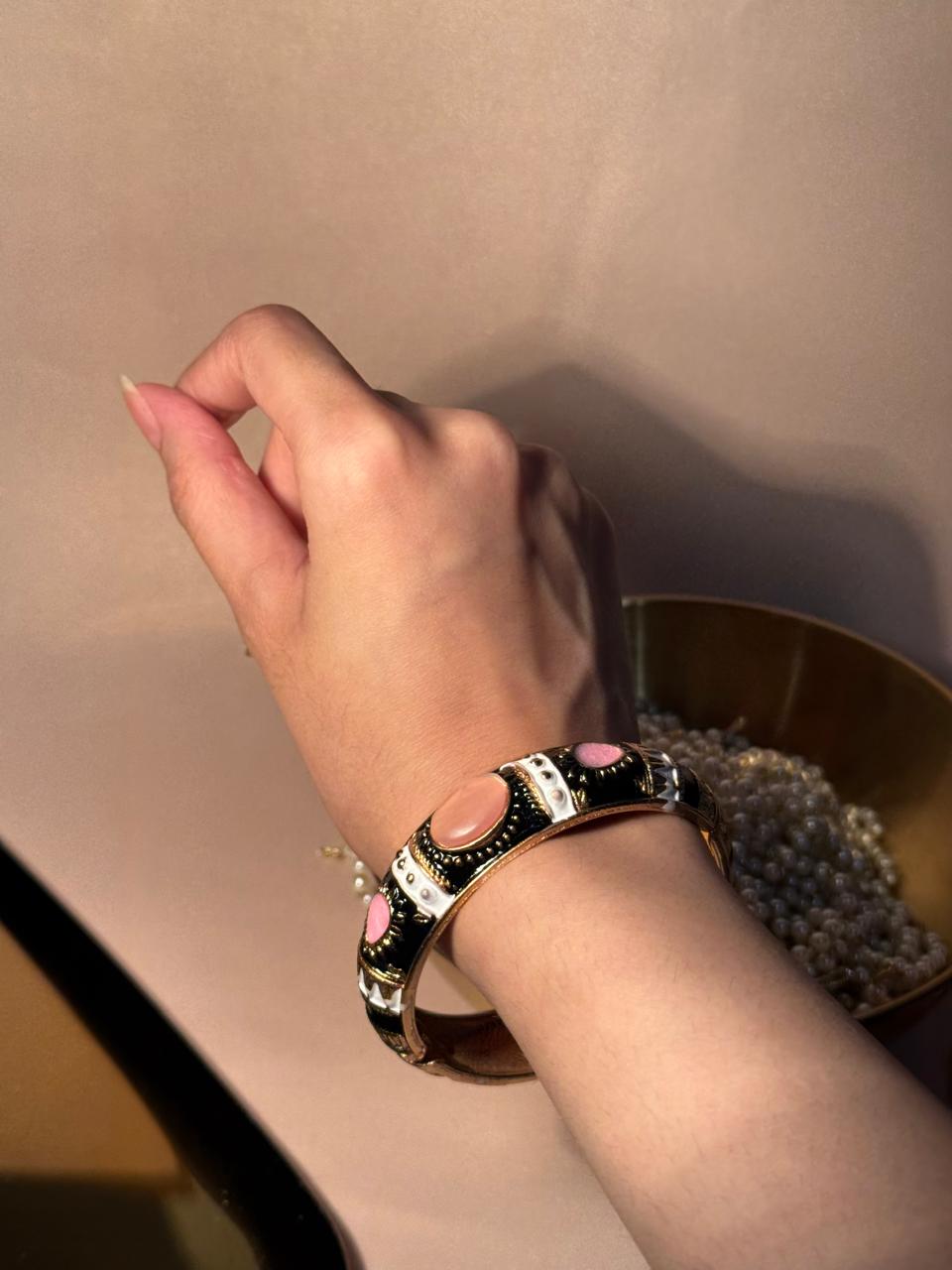 Rangeen Cuff (bracelet) - Pink & Black
