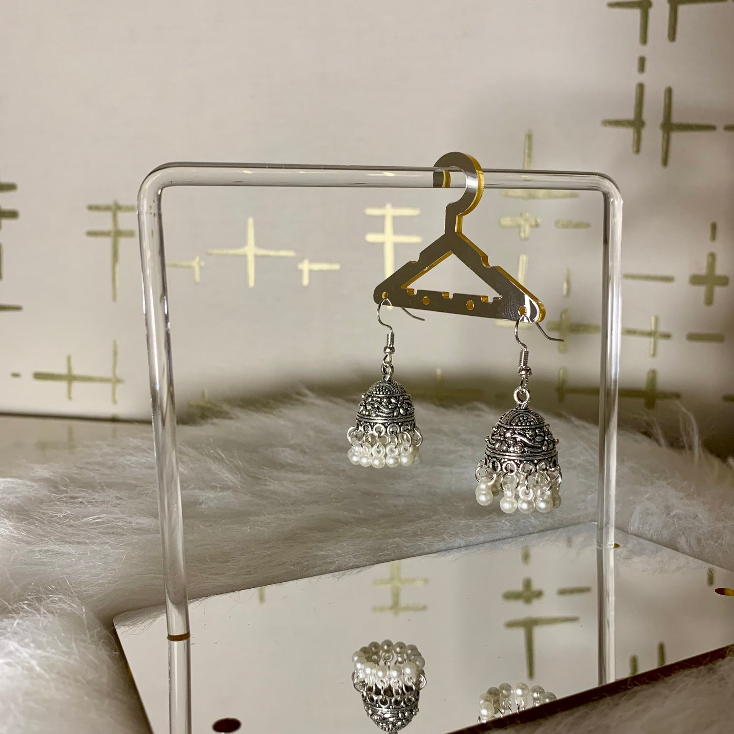 silver and white mini jhumki