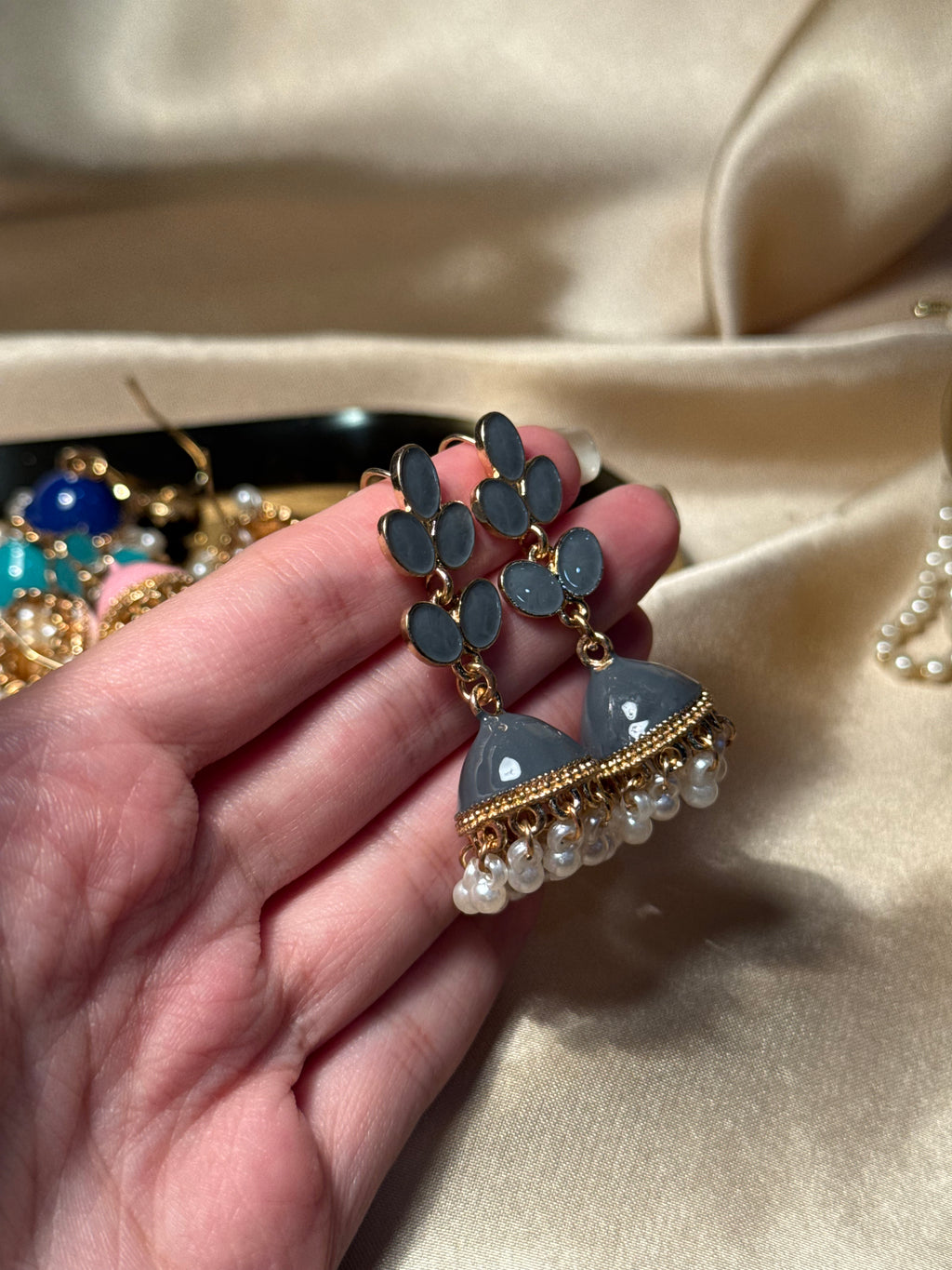 Booti Jhumki - gray