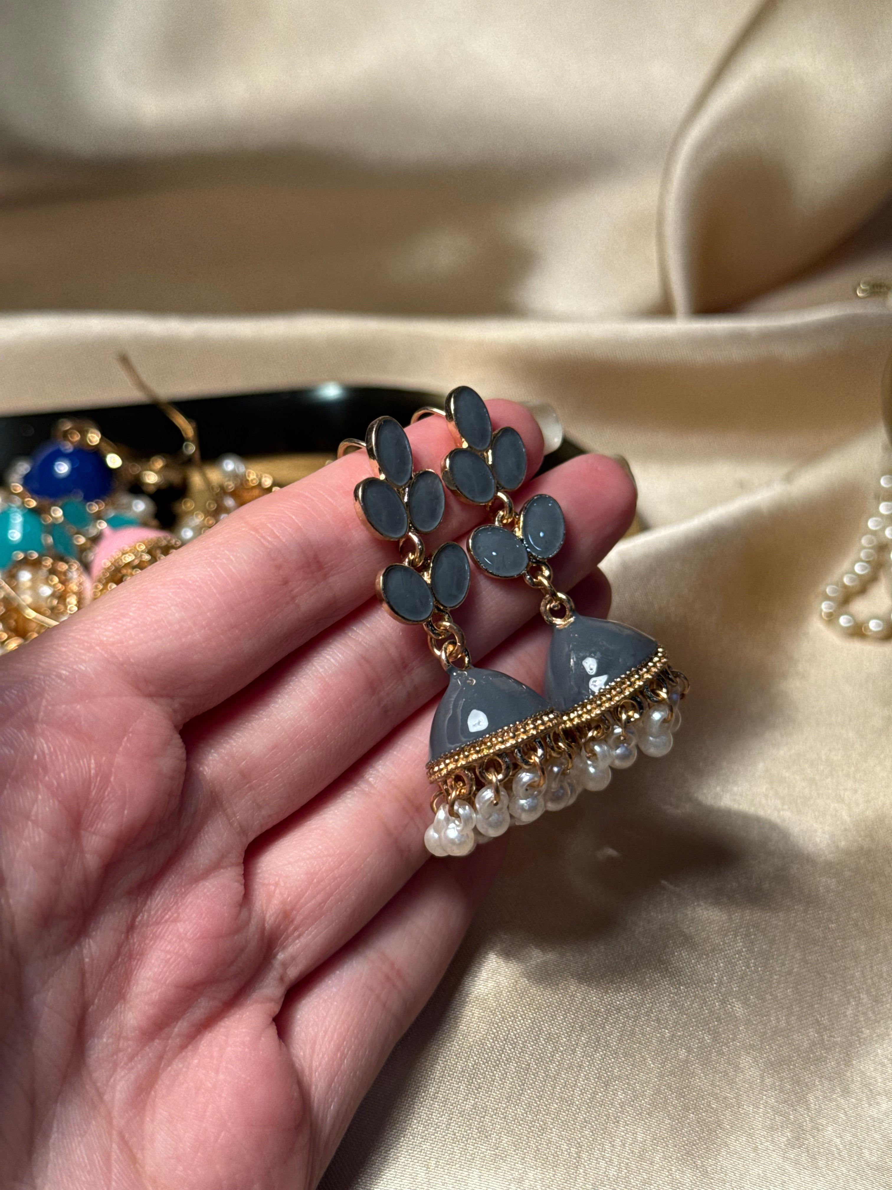 Booti Jhumki - gray