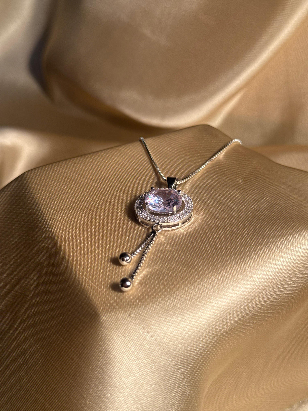 Round Pendant Necklace (Purple)