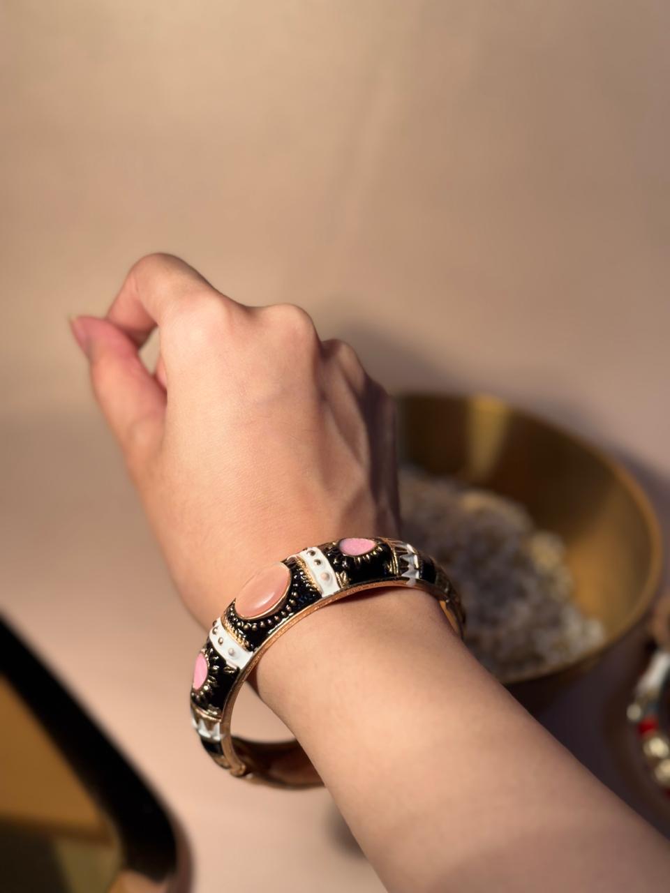 Rangeen Cuff (bracelet) - Pink & Black
