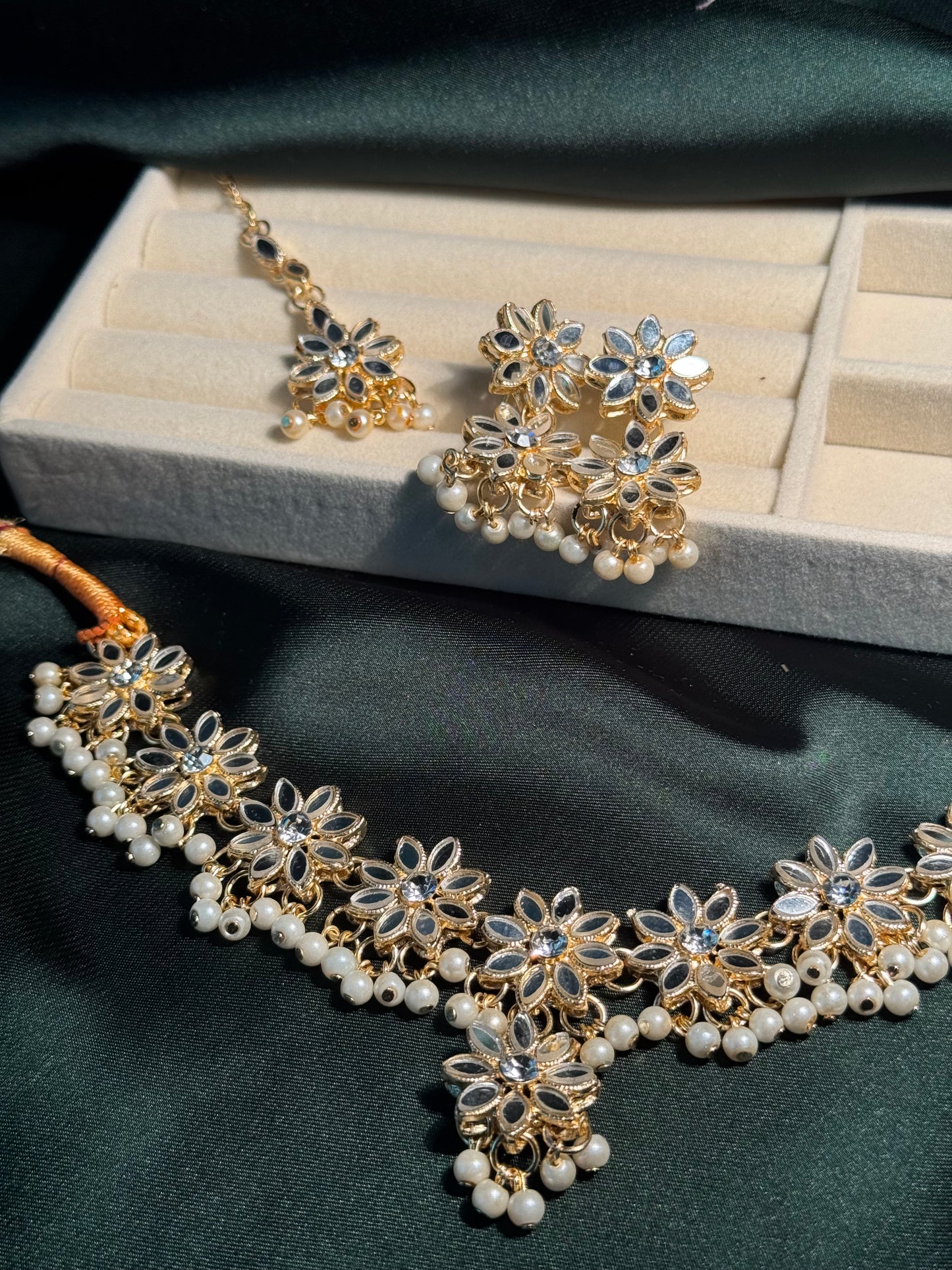 Gold booti Pearl Set