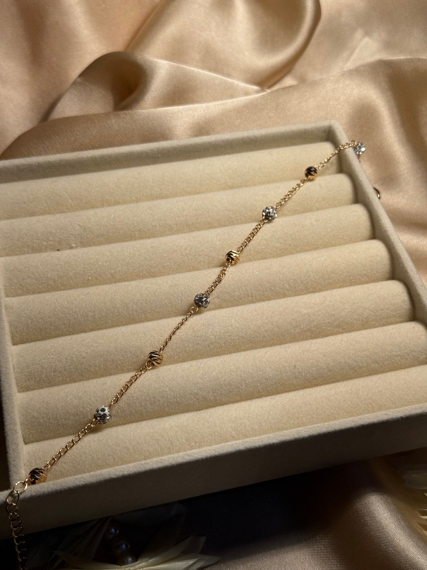 Zohra Anklet -gold design 5 balls
