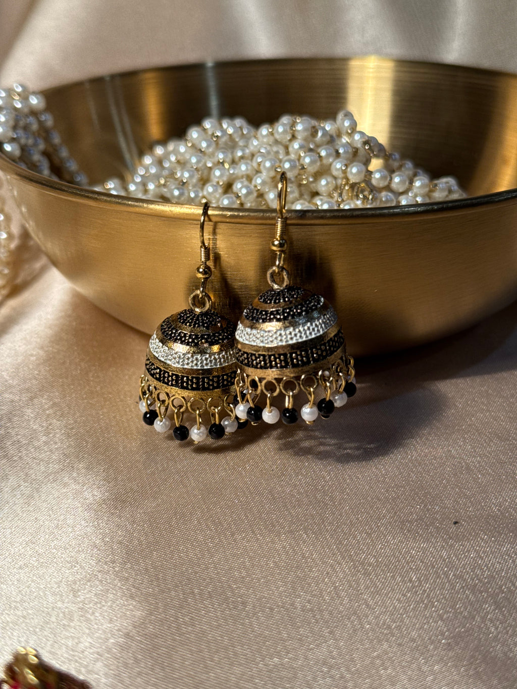 Black and white jhumki - rozana