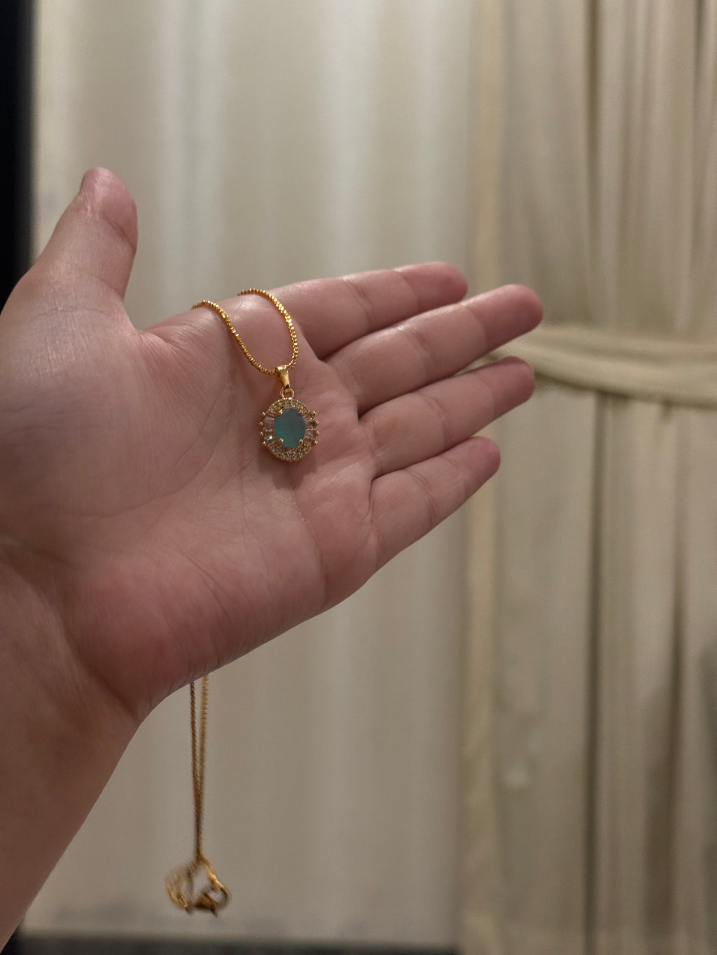 Oval Gem Necklace (Green)