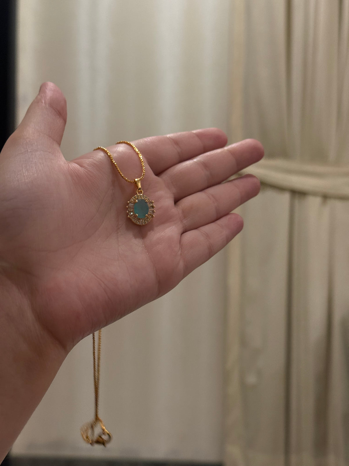 Oval Gem Necklace (Green)