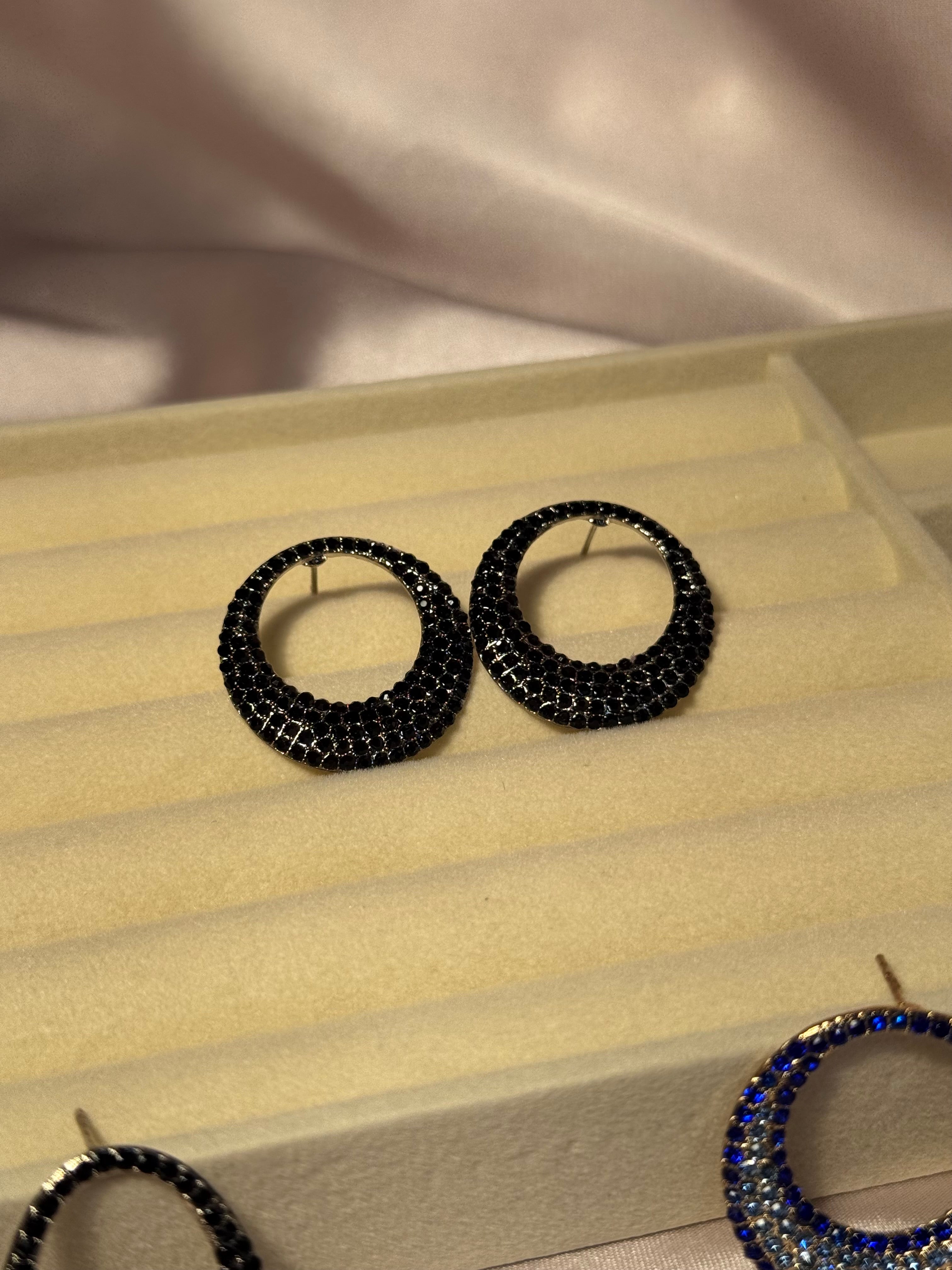 Black circle hoops- rozana