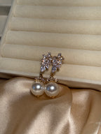 Rosette Pearl-white