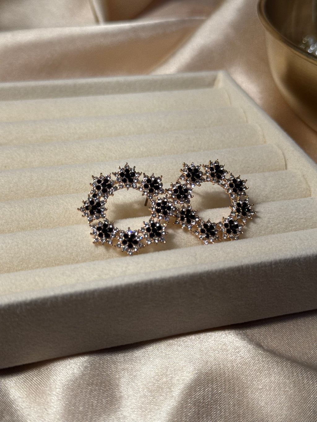 Gold and black Shine - rozana