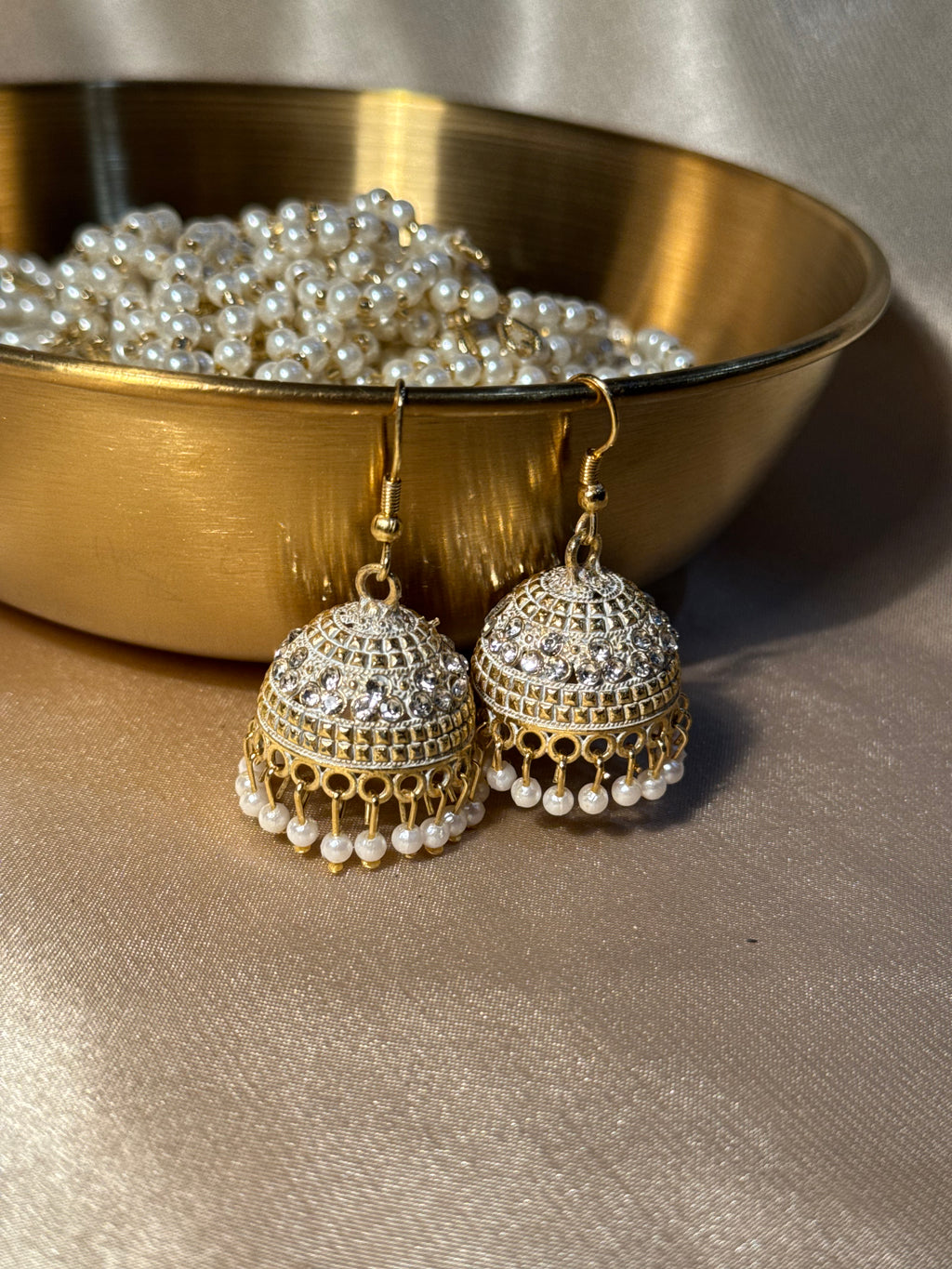 Aliza jhumki white- rozana