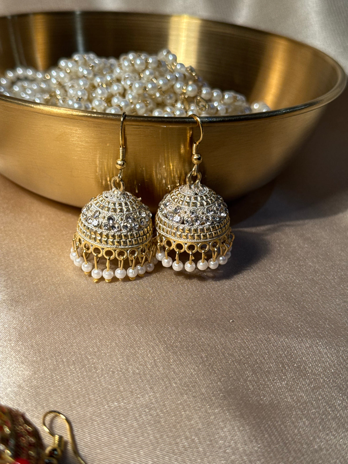 Aliza jhumki white- rozana