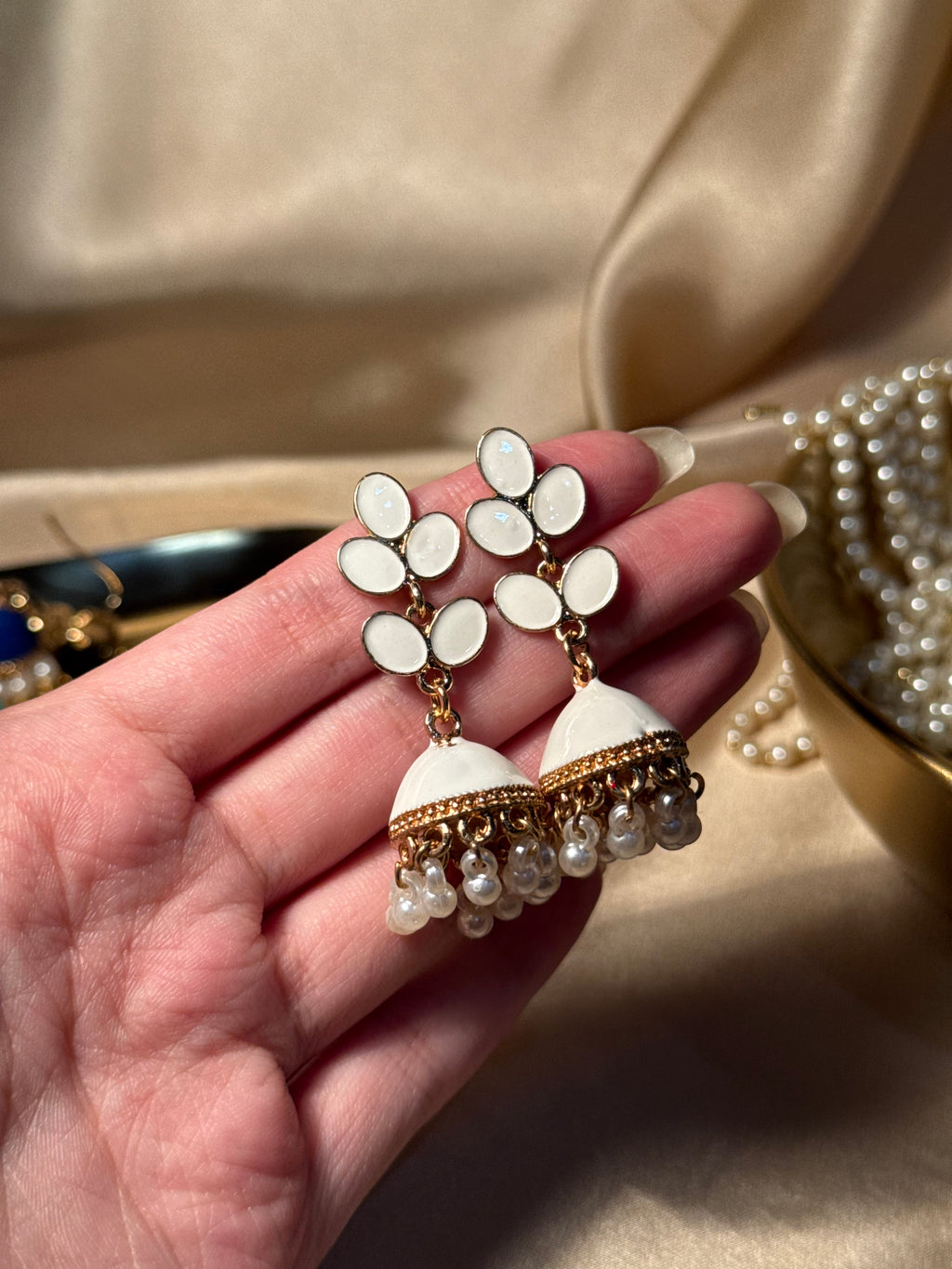Booti Jhumki - white